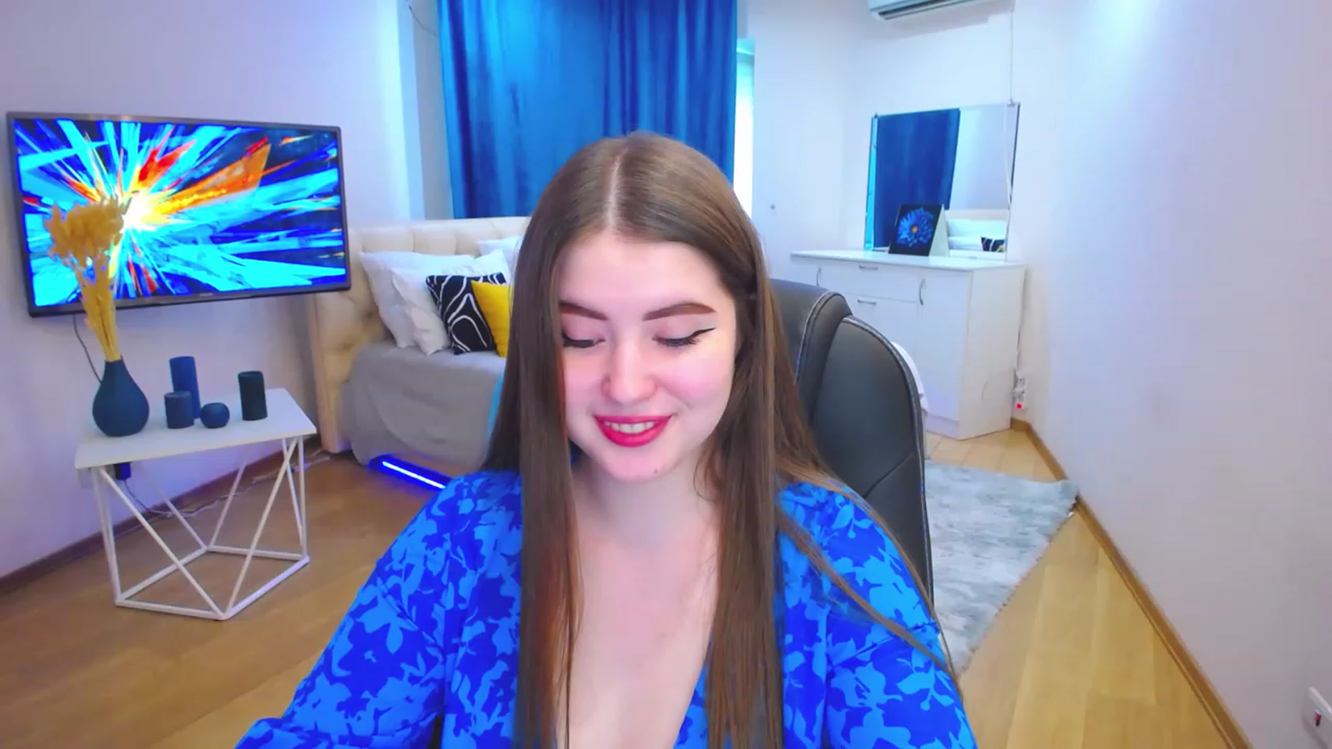 Gallery image thumbnail from AdmireMyEyes's myfreecams stream on, 06/23/2023, 07:32 image 15 of 20