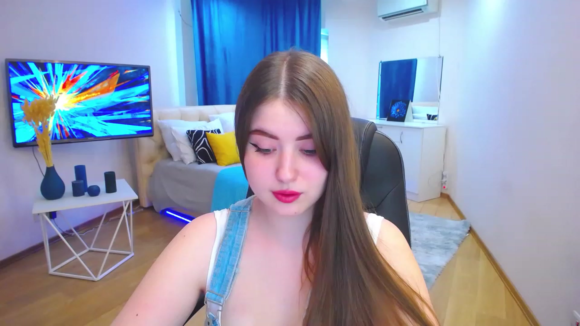 Gallery image thumbnail from AdmireMyEyes's myfreecams stream on, 06/23/2023, 09:20 image 6 of 20