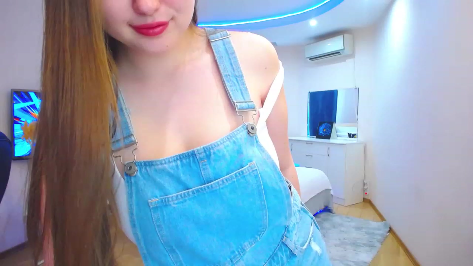 Gallery image thumbnail from AdmireMyEyes's myfreecams stream on, 06/23/2023, 09:20 image 8 of 20