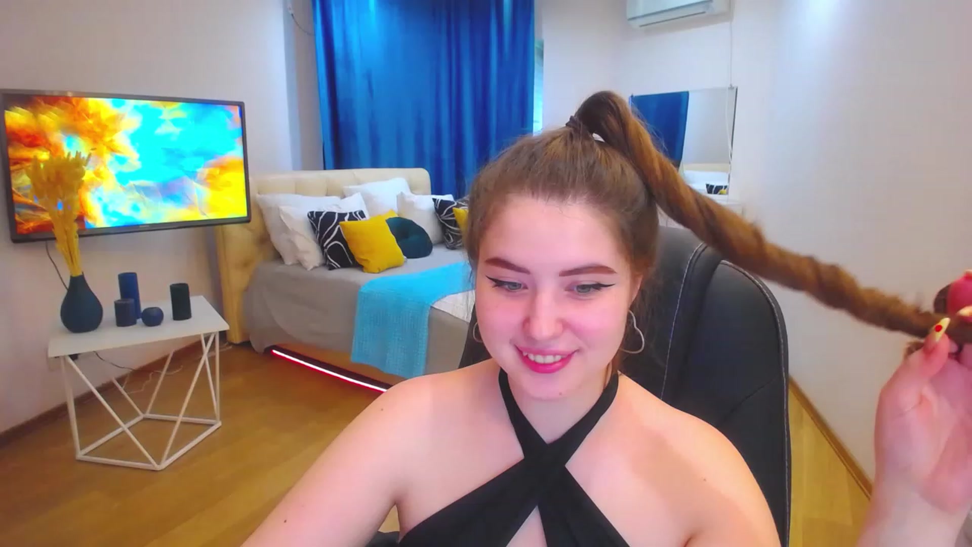Gallery image thumbnail from AdmireMyEyes's myfreecams stream on, 06/25/2023, 07:46 image 13 of 20