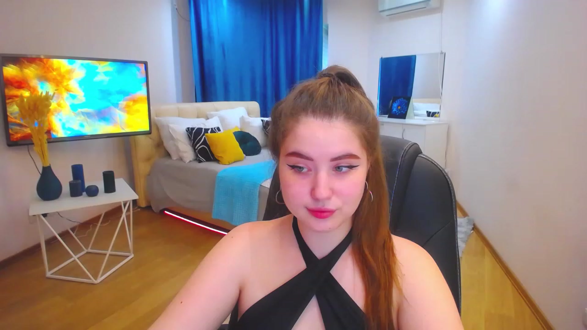 Gallery image thumbnail from AdmireMyEyes's myfreecams stream on, 06/25/2023, 07:46 image 3 of 20