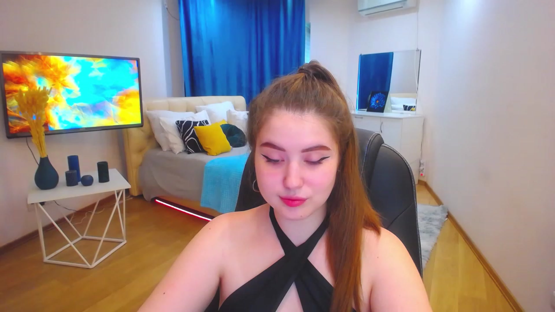 Gallery image thumbnail from AdmireMyEyes's myfreecams stream on, 06/25/2023, 07:46 image 10 of 20
