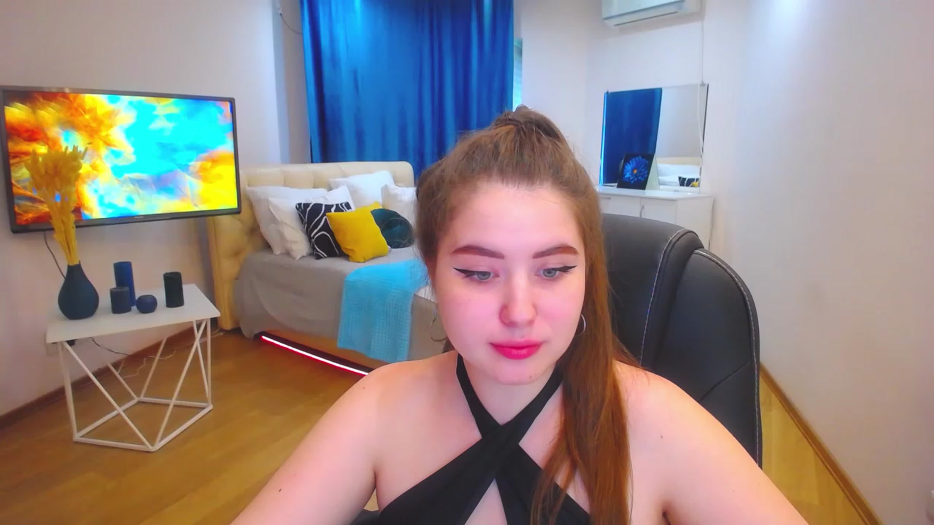 Gallery image thumbnail from AdmireMyEyes's myfreecams stream on, 06/25/2023, 07:46 image 12 of 20
