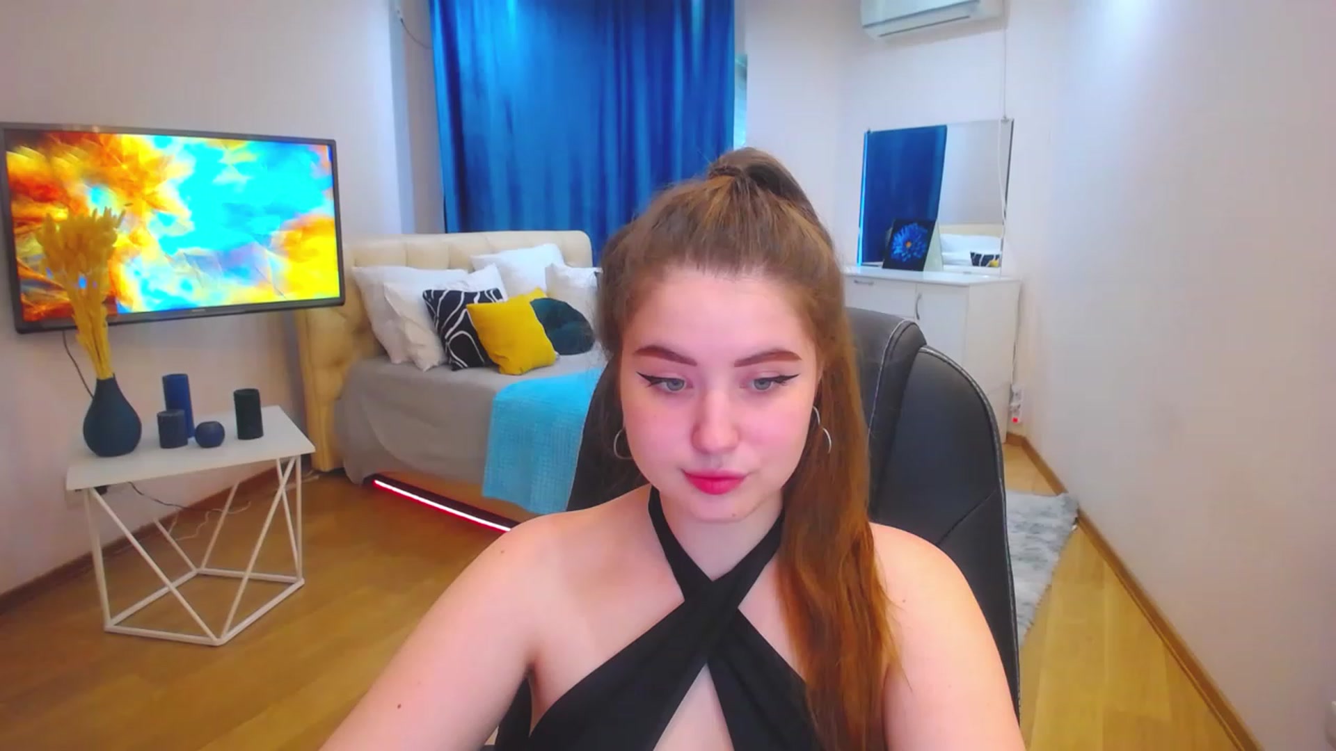Gallery image thumbnail from AdmireMyEyes's myfreecams stream on, 06/25/2023, 07:46 image 2 of 20