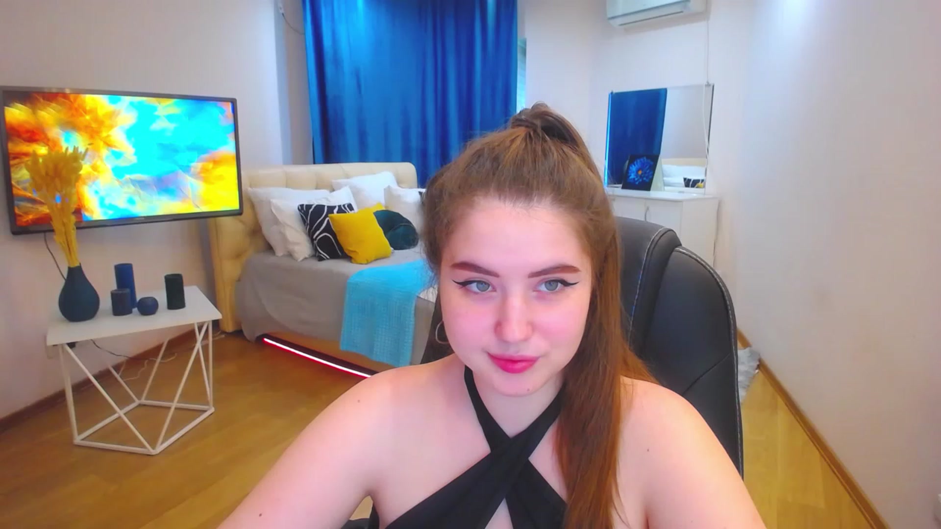 Gallery image thumbnail from AdmireMyEyes's myfreecams stream on, 06/25/2023, 07:46 image 11 of 20