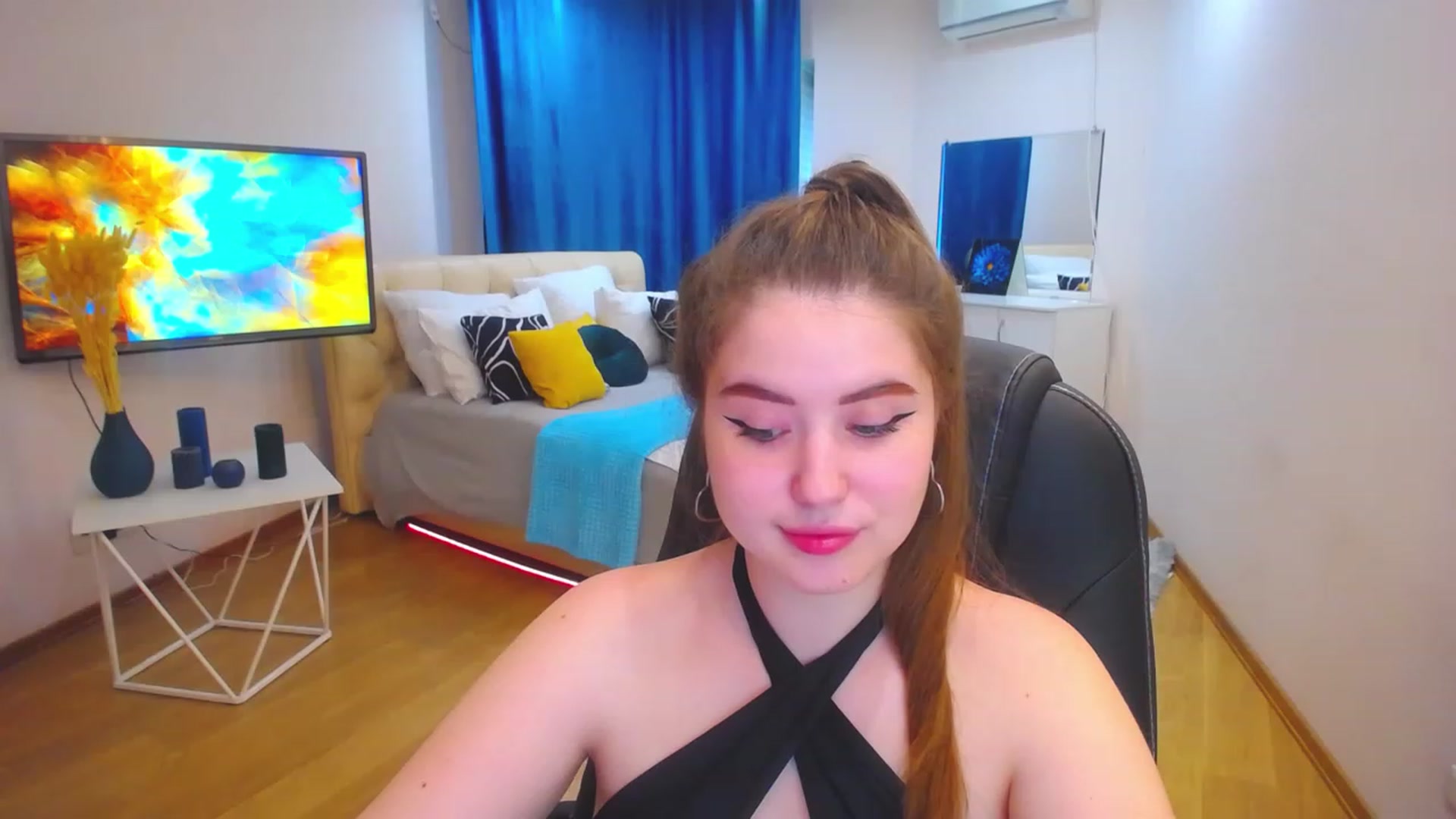 Gallery image thumbnail from AdmireMyEyes's myfreecams stream on, 06/25/2023, 07:46 image 7 of 20