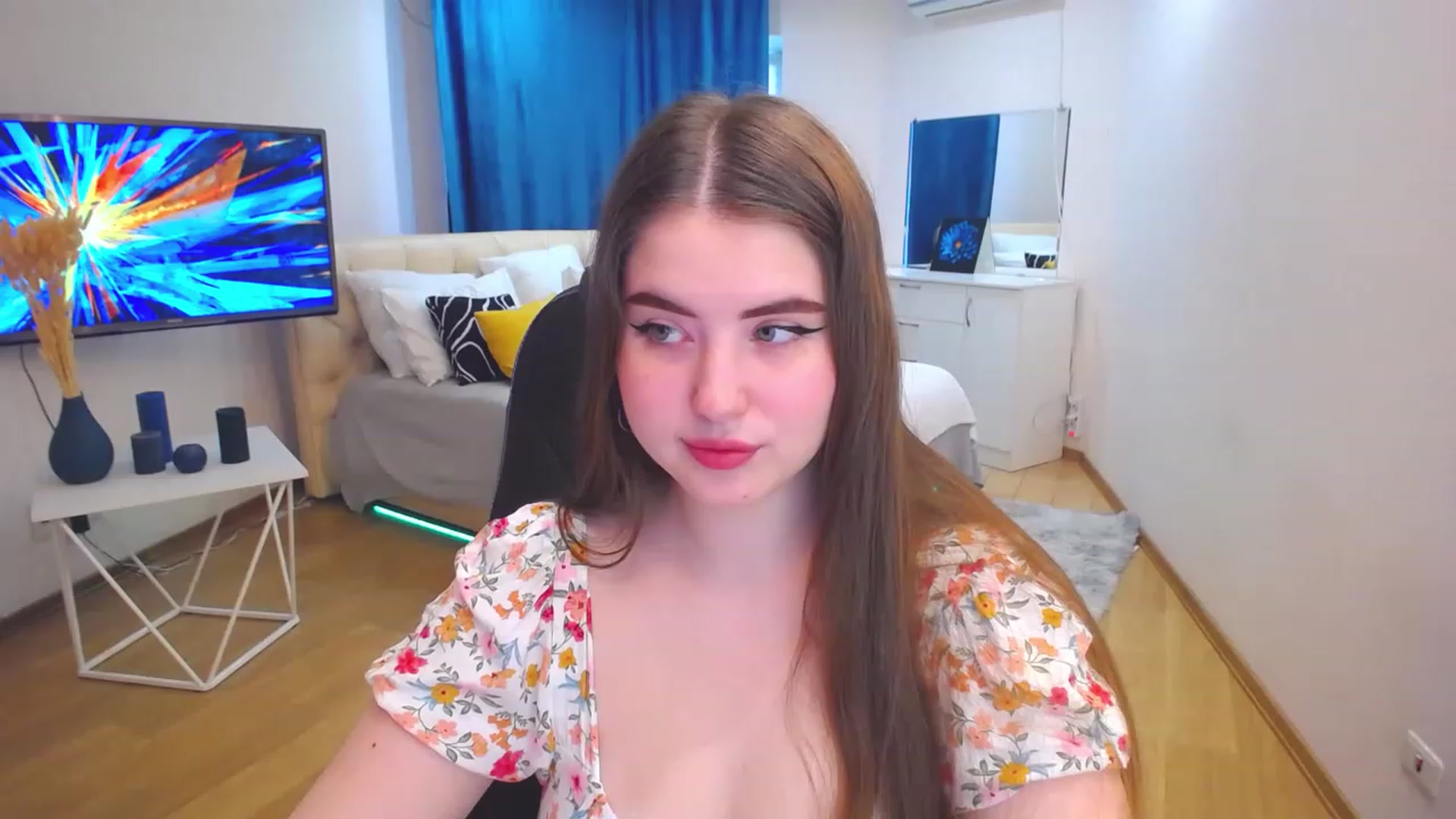 Gallery image thumbnail from AdmireMyEyes's myfreecams stream on, 06/26/2023, 05:25 image 8 of 20