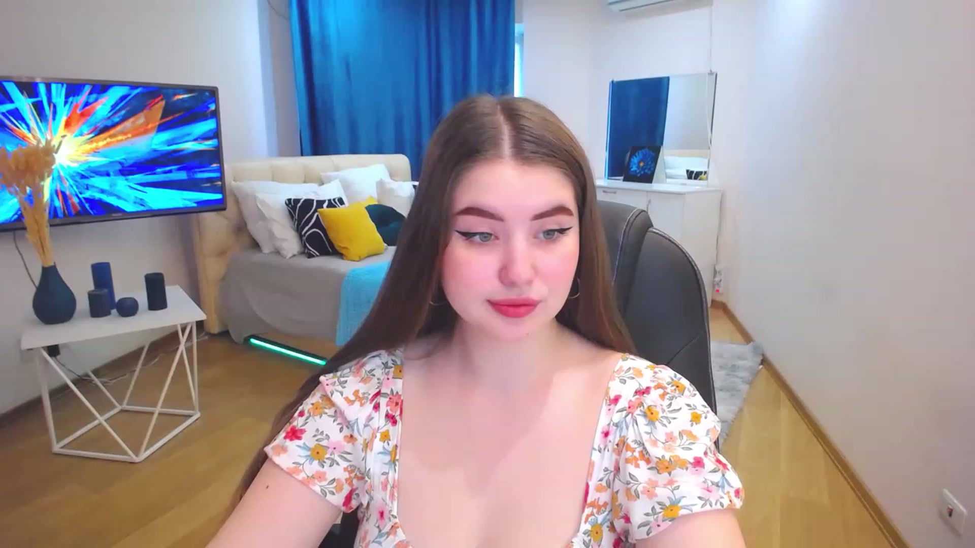 Gallery image thumbnail from AdmireMyEyes's myfreecams stream on, 06/26/2023, 05:25 image 14 of 20