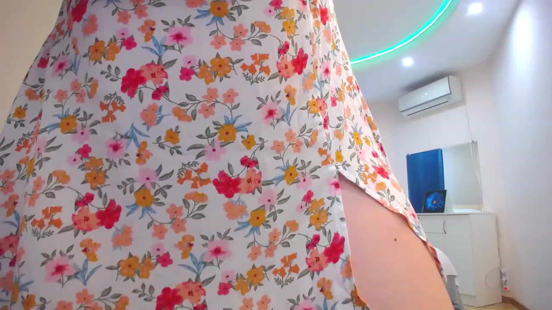 Gallery image thumbnail from AdmireMyEyes's myfreecams stream on, 06/26/2023, 05:25 image 20 of 20