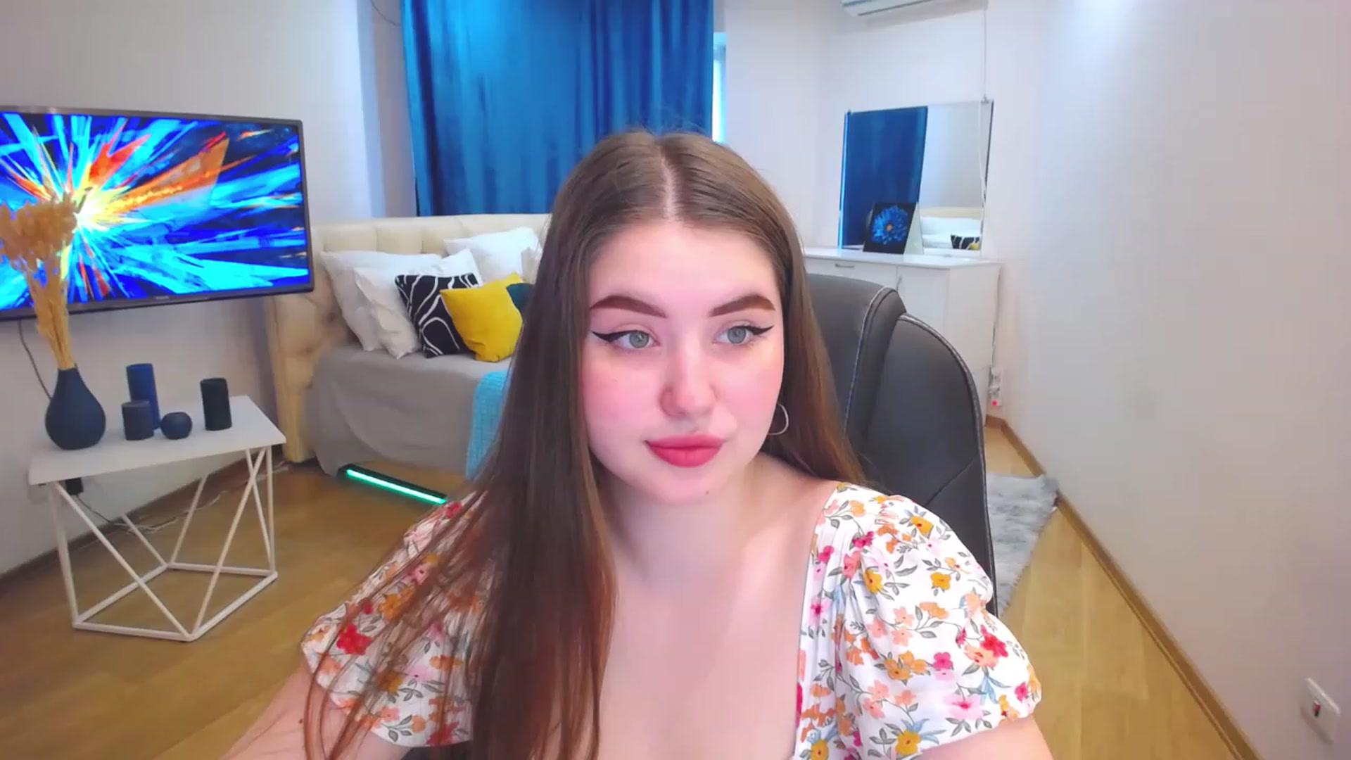 Gallery image thumbnail from AdmireMyEyes's myfreecams stream on, 06/26/2023, 05:25 image 12 of 20