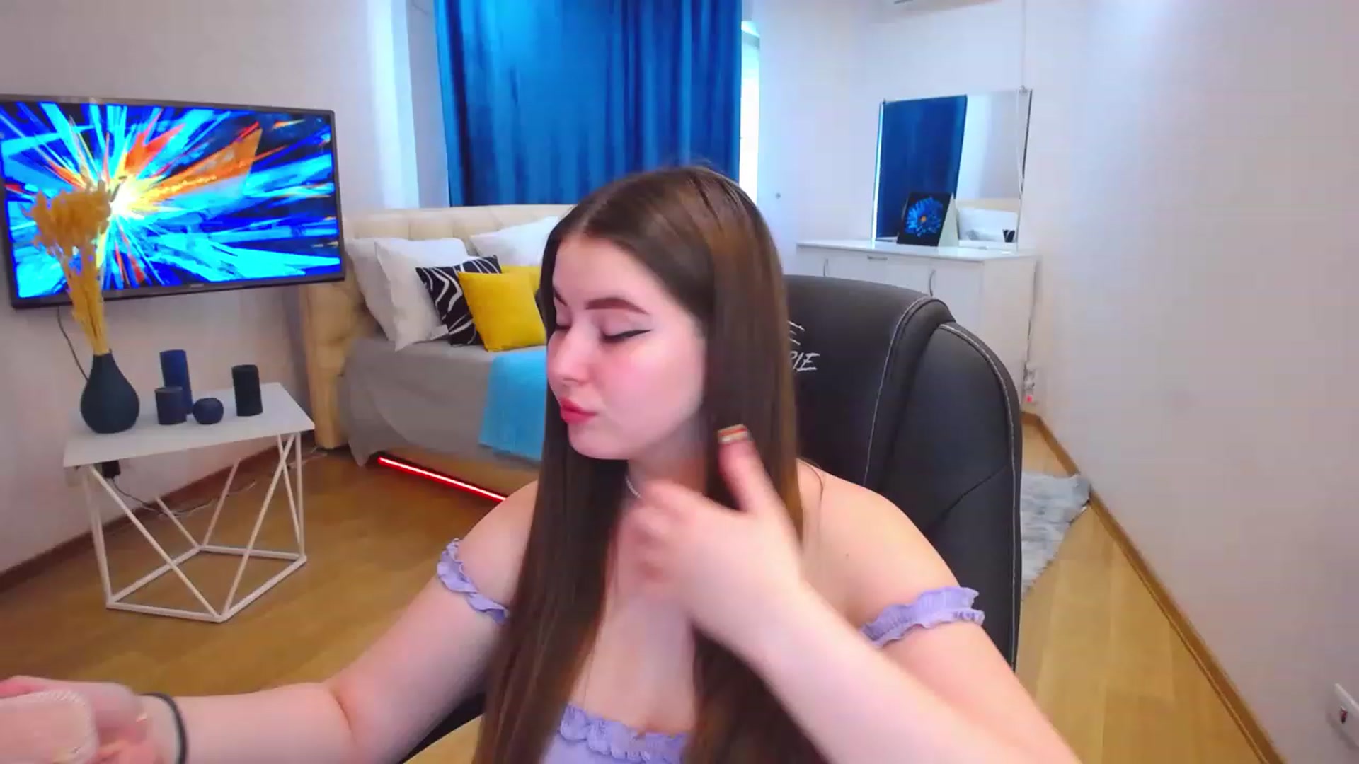 Gallery image thumbnail from AdmireMyEyes's myfreecams stream on, 06/28/2023, 08:22 image 3 of 20