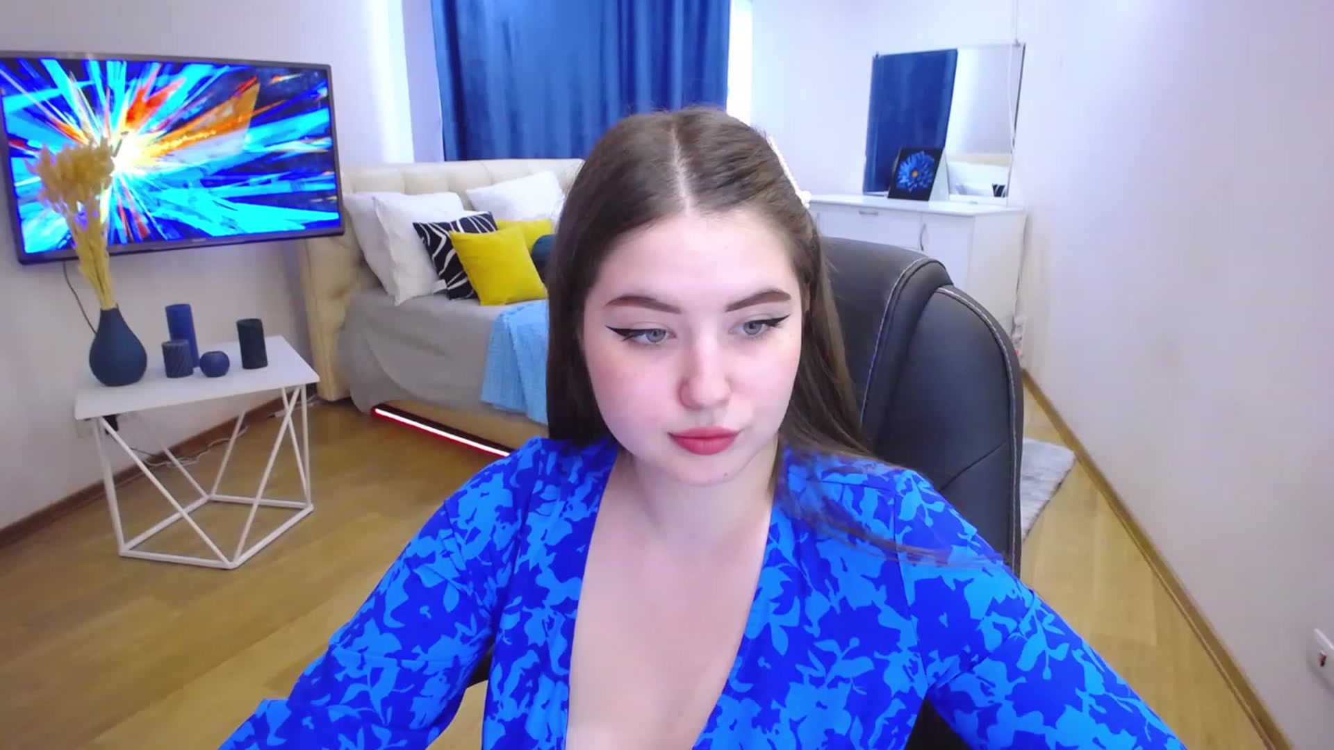 Gallery image thumbnail from AdmireMyEyes's myfreecams stream on, 06/29/2023, 11:38 image 10 of 20