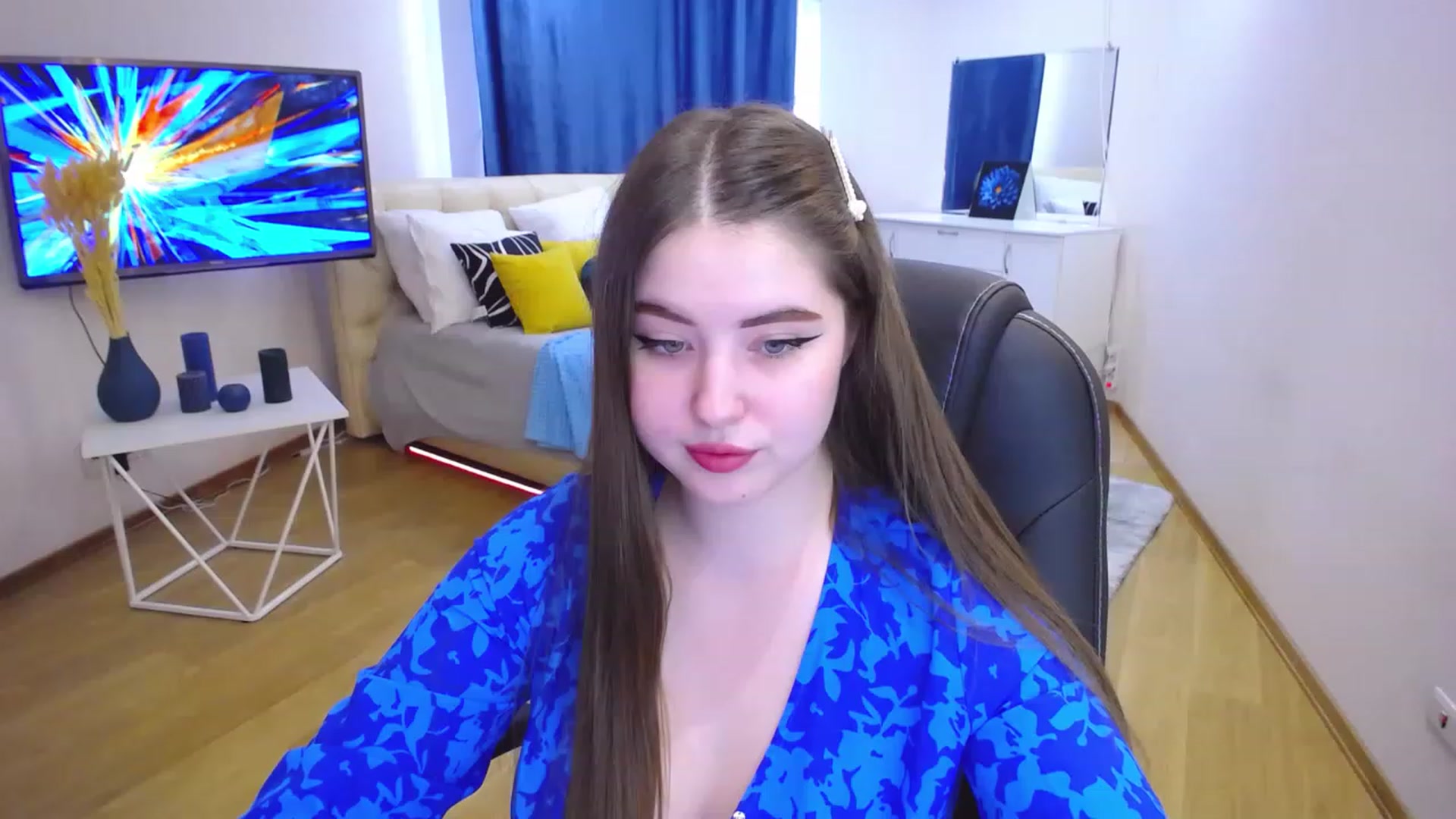 Gallery image thumbnail from AdmireMyEyes's myfreecams stream on, 06/29/2023, 11:38 image 11 of 20