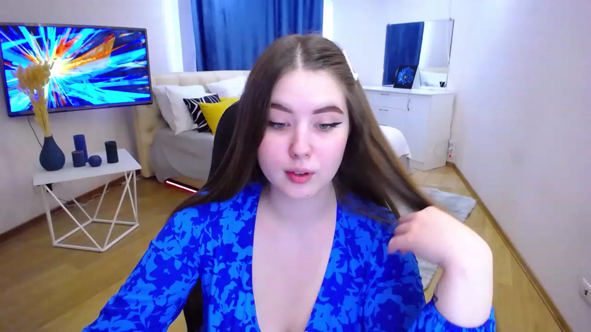 Gallery image thumbnail from AdmireMyEyes's myfreecams stream on, 06/29/2023, 11:38 image 7 of 20