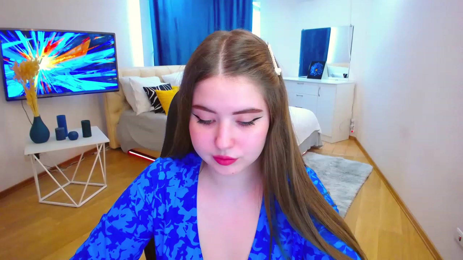 Gallery image thumbnail from AdmireMyEyes's myfreecams stream on, 06/29/2023, 12:10 image 17 of 20