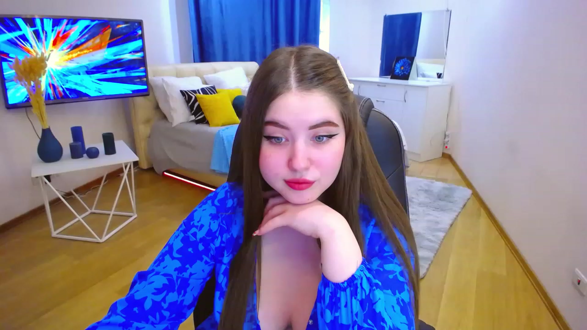 Gallery image thumbnail from AdmireMyEyes's myfreecams stream on, 06/29/2023, 12:45 image 8 of 20