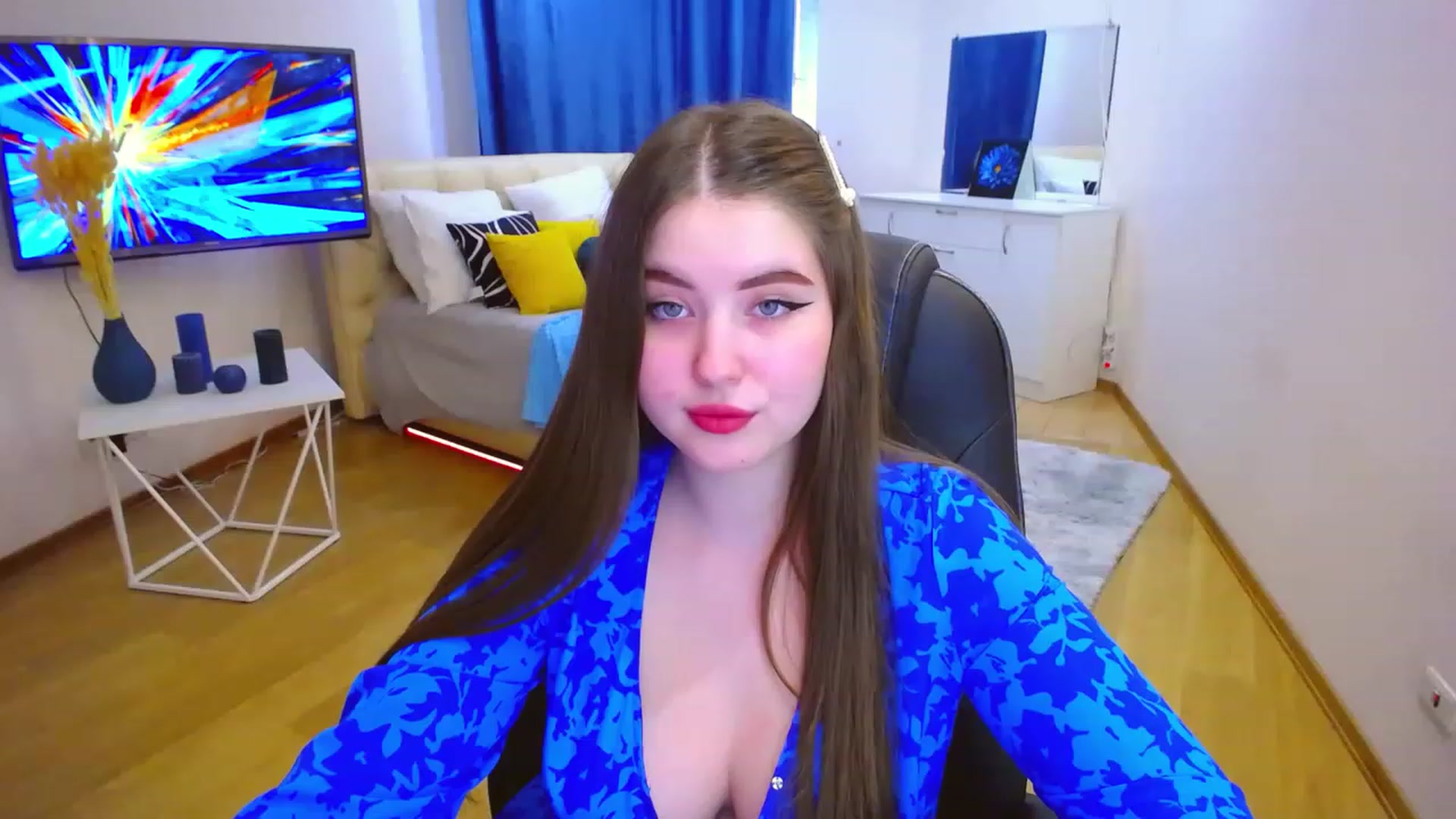 Gallery image thumbnail from AdmireMyEyes's myfreecams stream on, 06/29/2023, 12:45 image 15 of 20