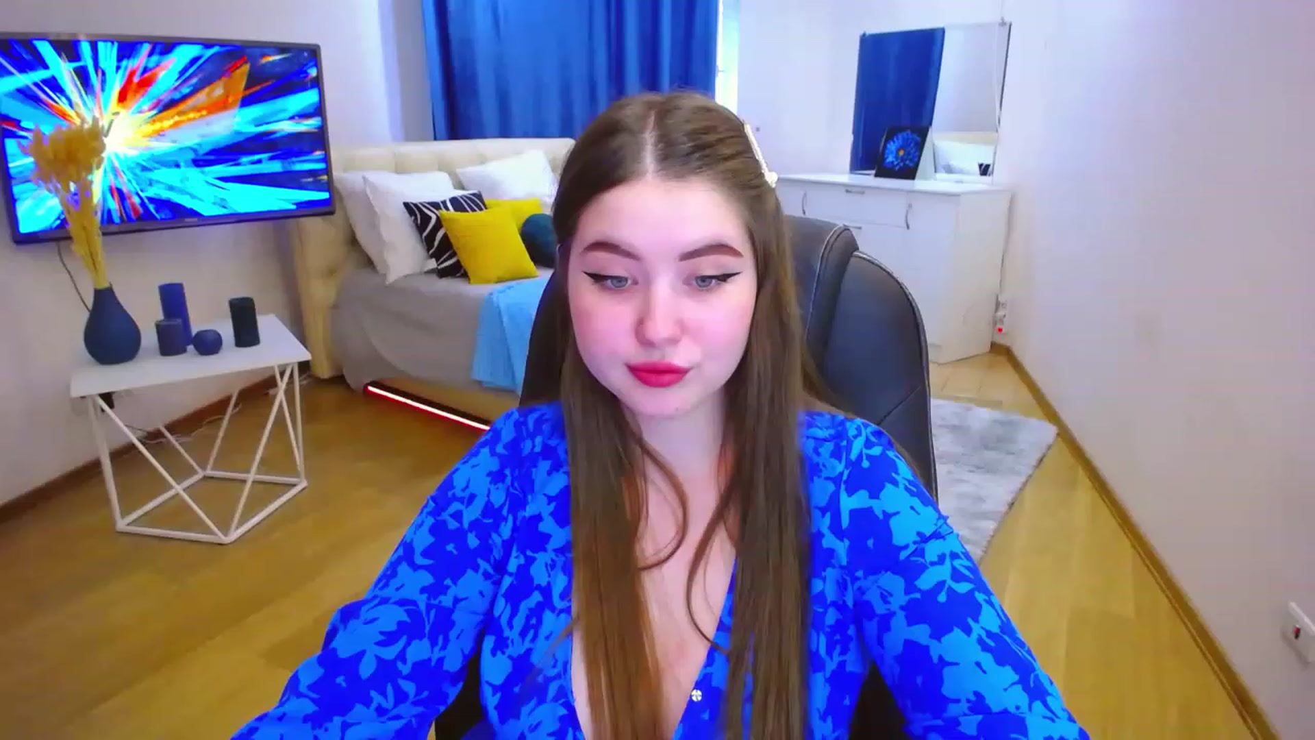 Gallery image thumbnail from AdmireMyEyes's myfreecams stream on, 06/29/2023, 12:45 image 17 of 20