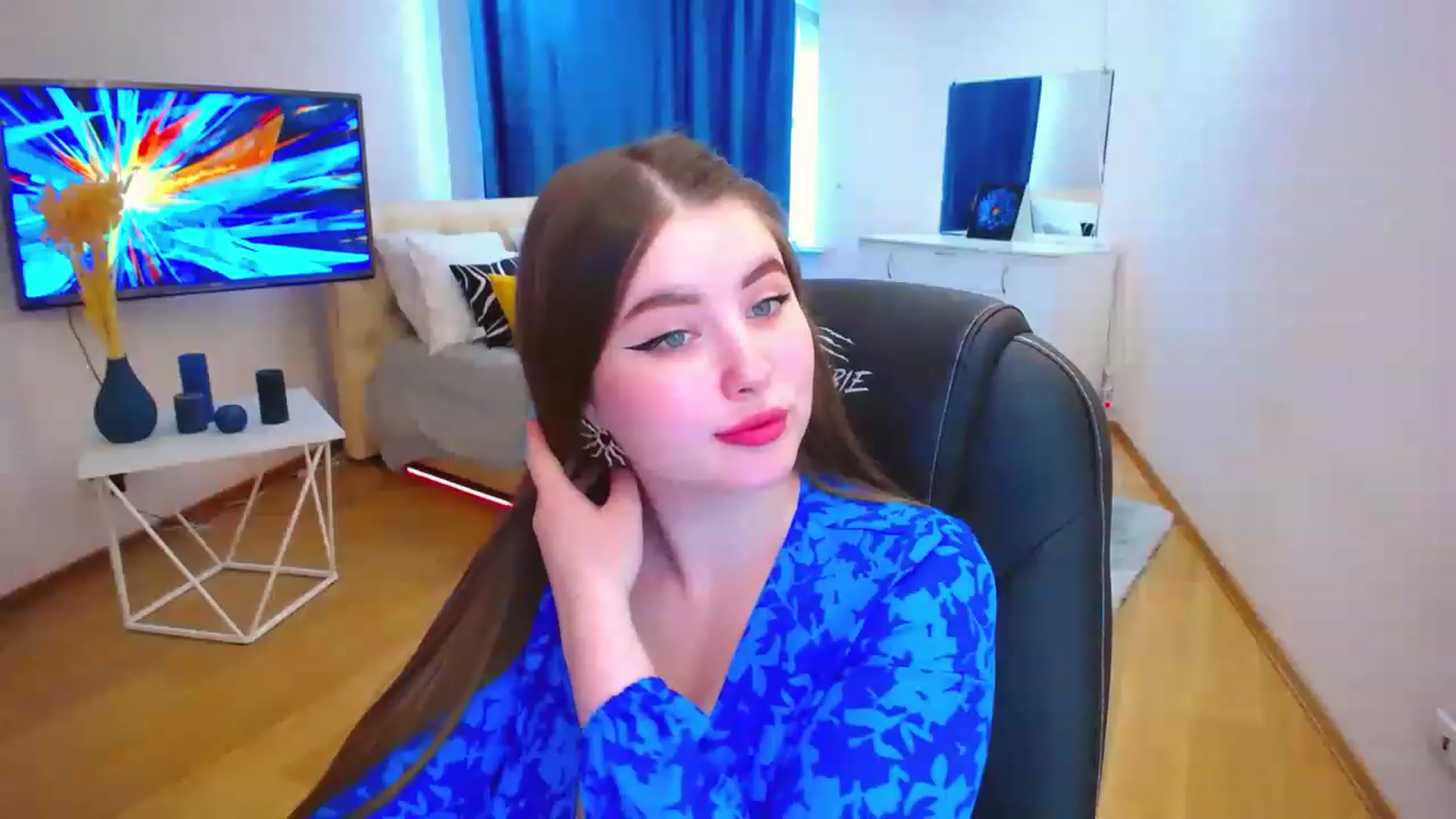Gallery image thumbnail from AdmireMyEyes's myfreecams stream on, 06/29/2023, 13:37 image 3 of 20
