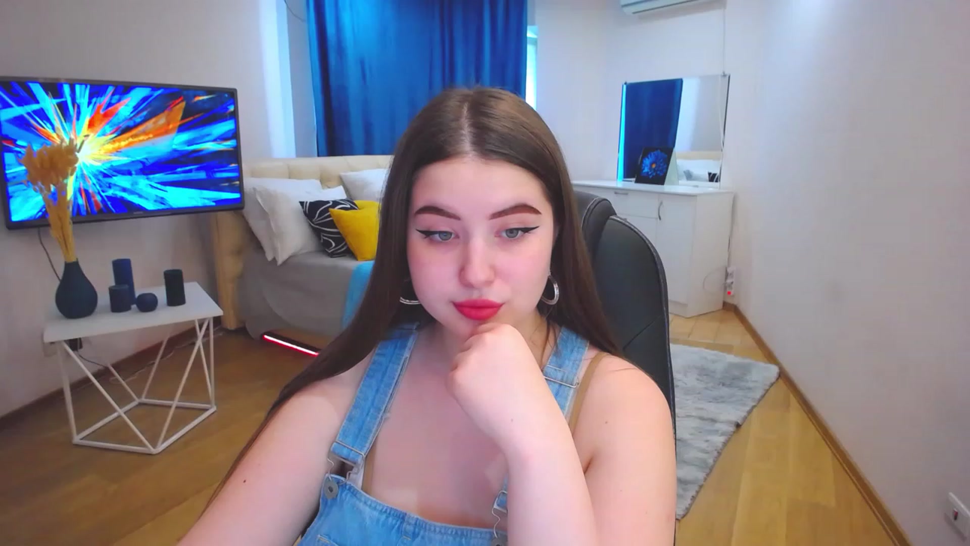 Gallery image thumbnail from AdmireMyEyes's myfreecams stream on, 06/30/2023, 09:46 image 3 of 20