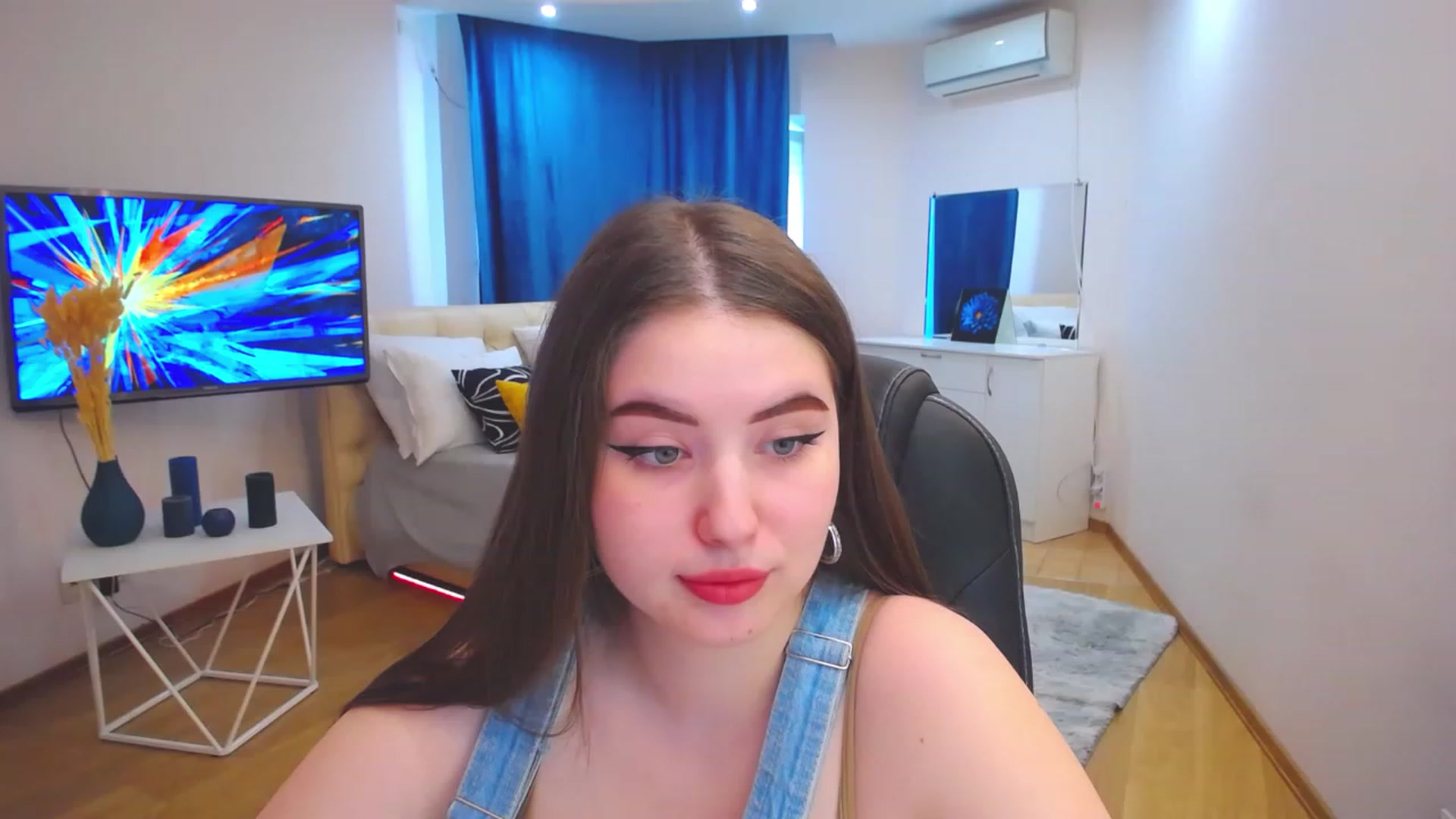 Gallery image thumbnail from AdmireMyEyes's myfreecams stream on, 06/30/2023, 09:46 image 16 of 20