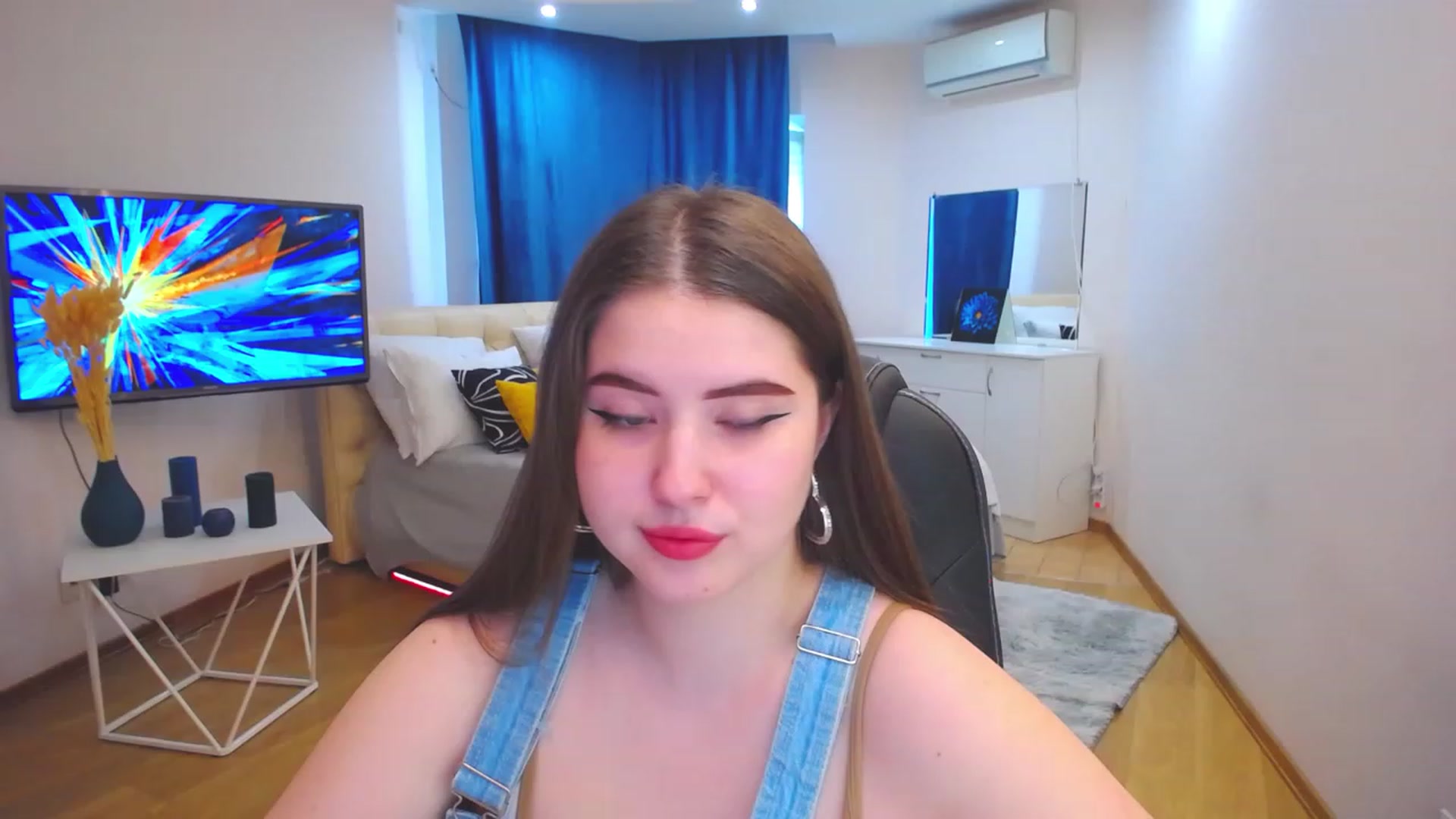 Gallery image thumbnail from AdmireMyEyes's myfreecams stream on, 06/30/2023, 09:46 image 14 of 20
