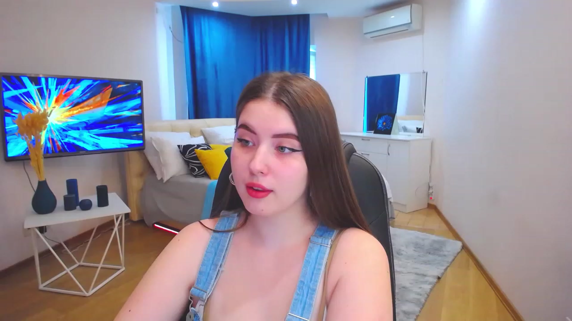 Gallery image thumbnail from AdmireMyEyes's myfreecams stream on, 06/30/2023, 09:46 image 19 of 20