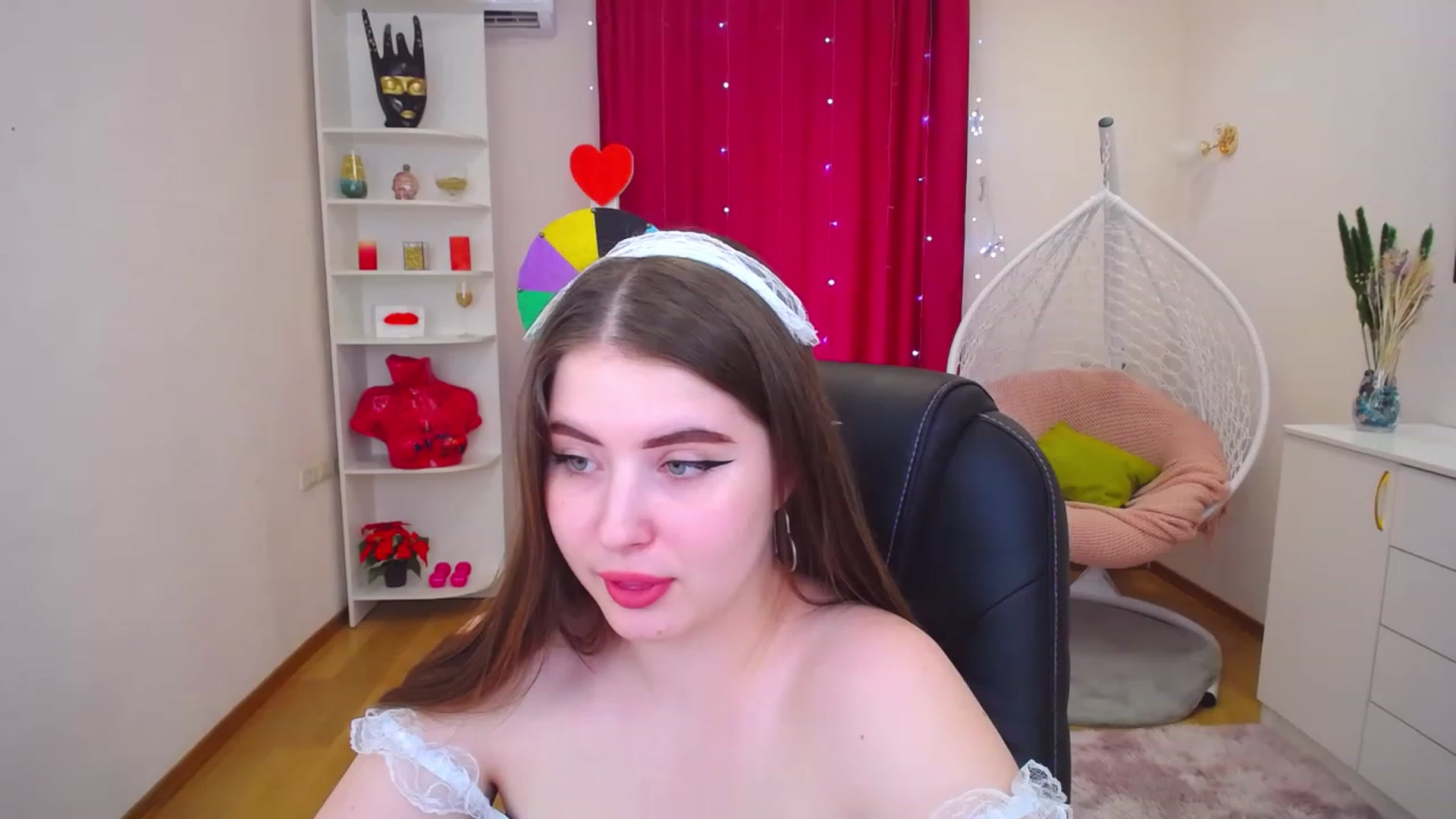 Gallery image thumbnail from AdmireMyEyes's myfreecams stream on, 07/03/2023, 09:25 image 18 of 20