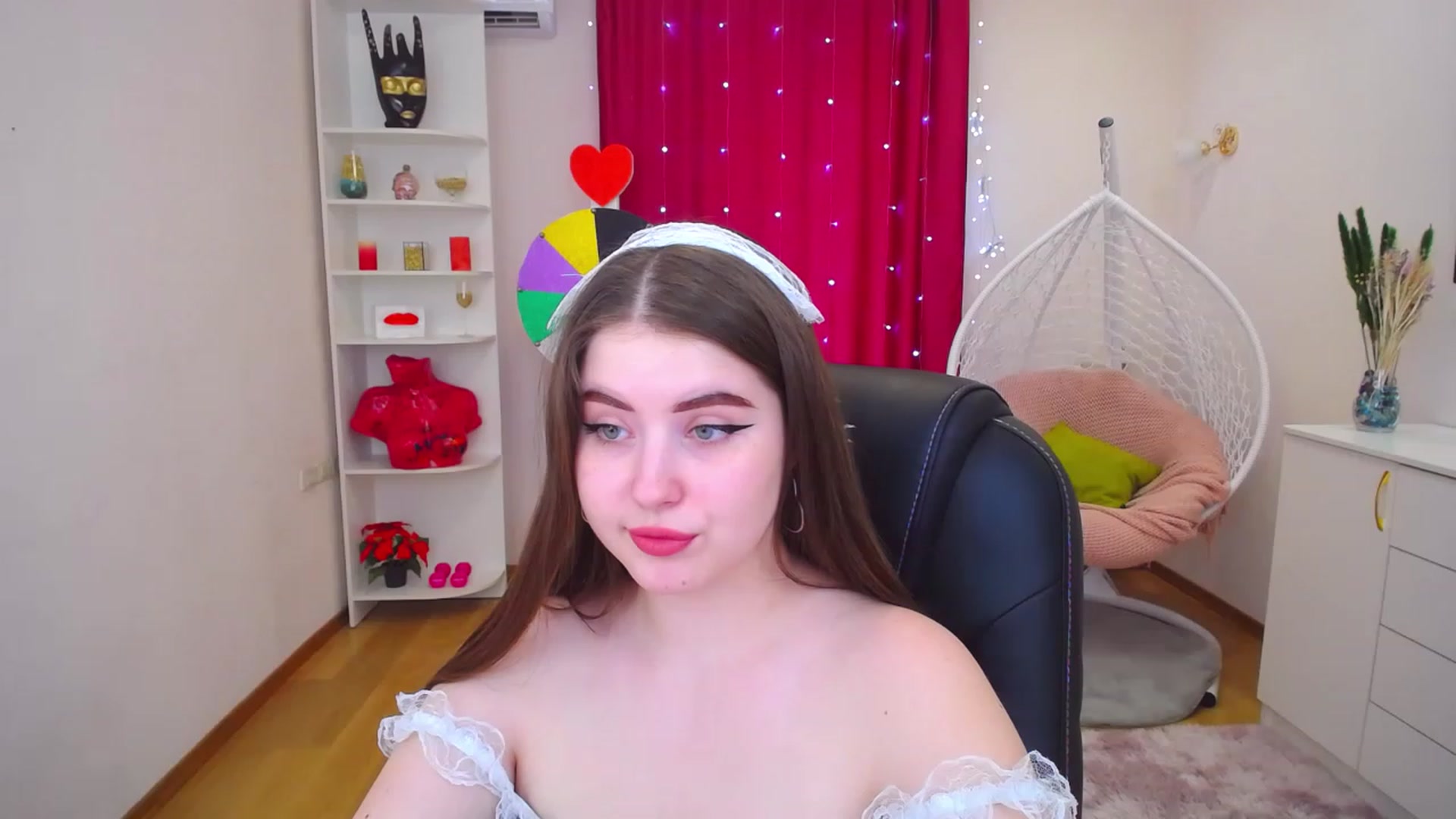 Gallery image thumbnail from AdmireMyEyes's myfreecams stream on, 07/03/2023, 09:25 image 12 of 20