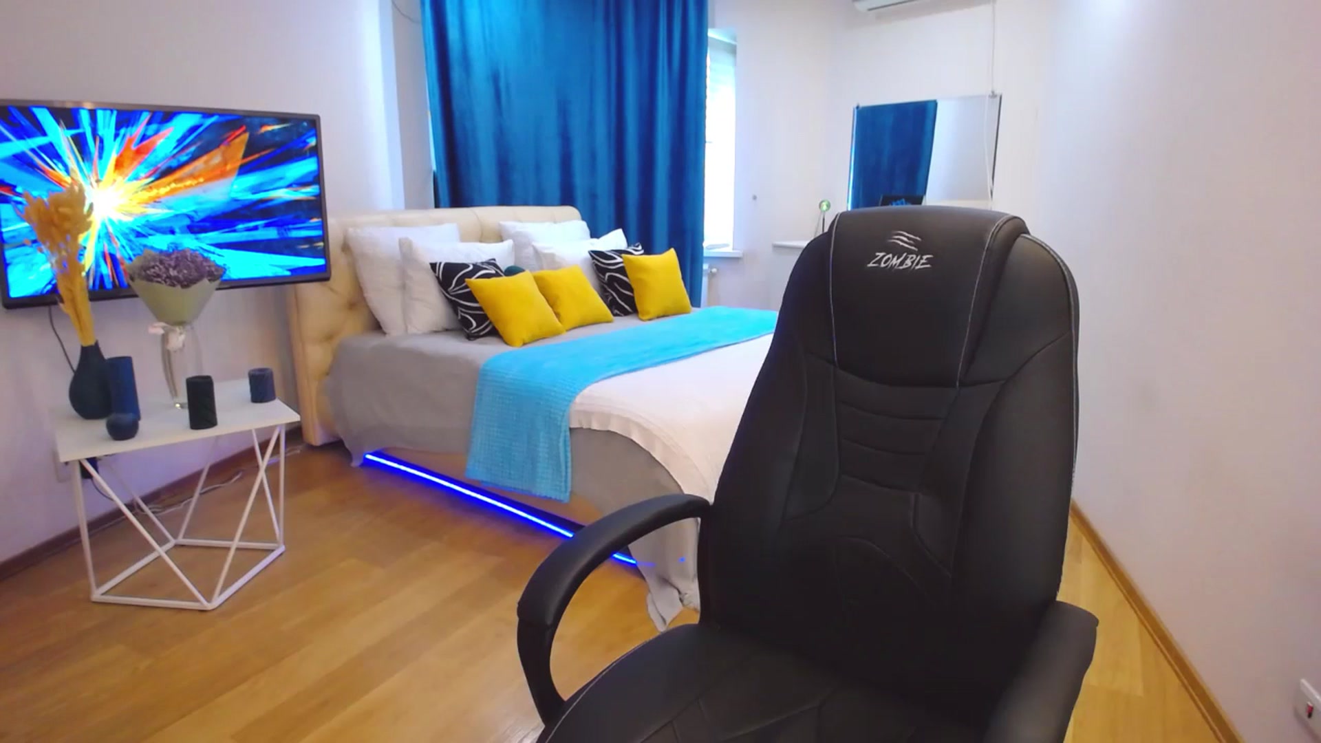 Gallery image thumbnail from AdmireMyEyes's myfreecams stream on, 07/11/2023, 11:10 image 4 of 20