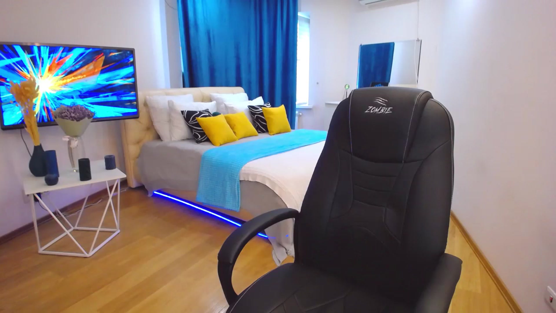 Gallery image thumbnail from AdmireMyEyes's myfreecams stream on, 07/11/2023, 11:10 image 5 of 20