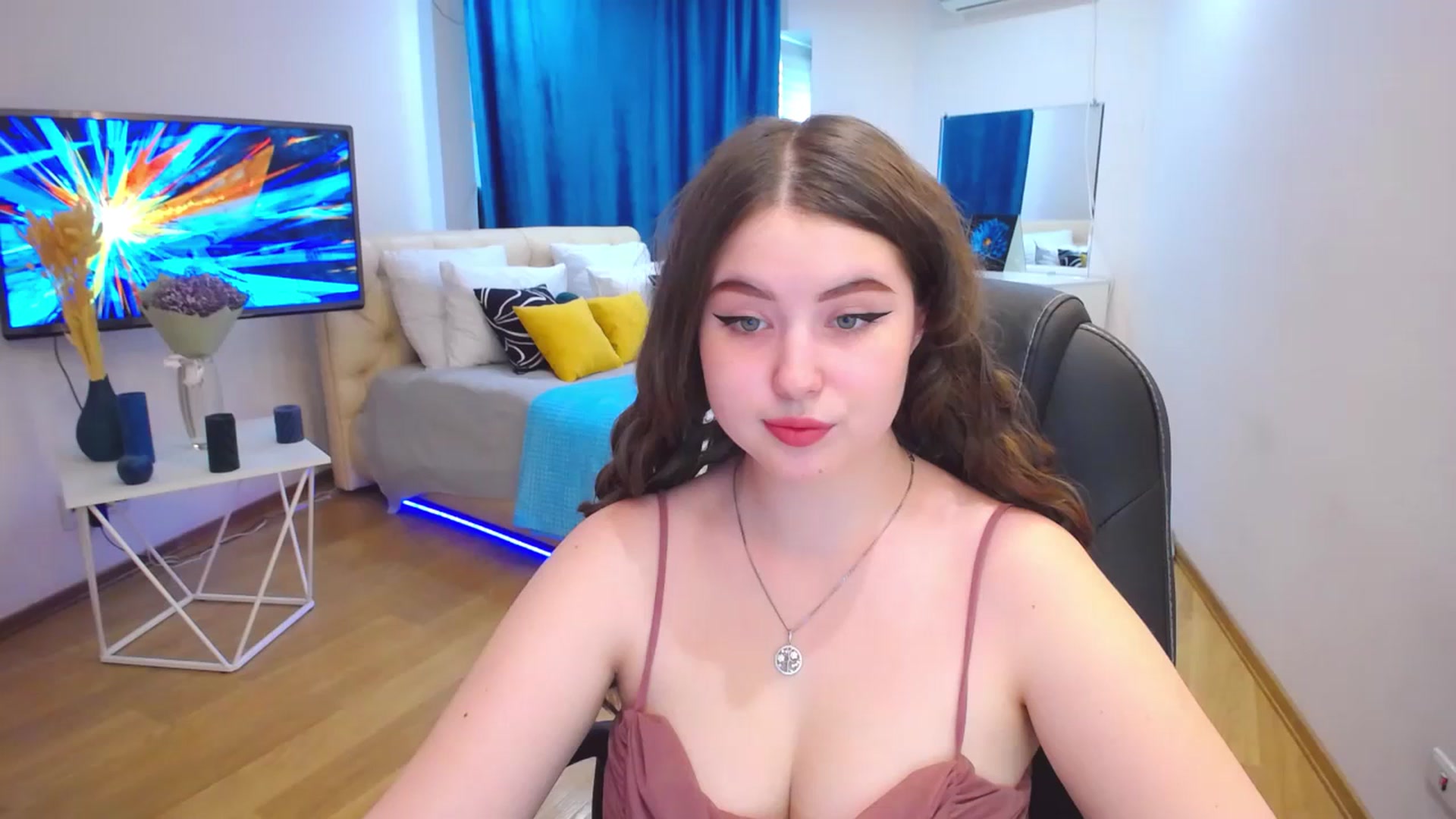 Gallery image thumbnail from AdmireMyEyes's myfreecams stream on, 07/11/2023, 11:10 image 1 of 20