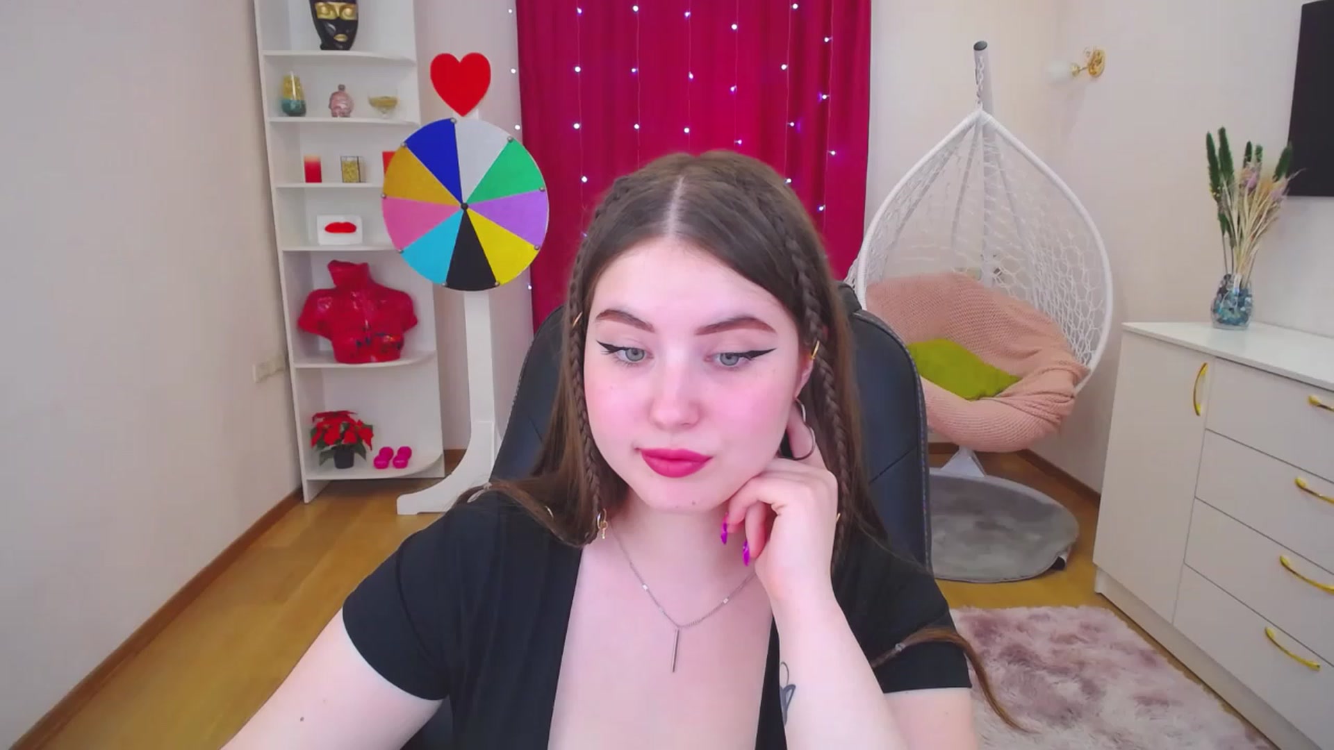 Gallery image thumbnail from AdmireMyEyes's myfreecams stream on, 07/18/2023, 15:43 image 17 of 20