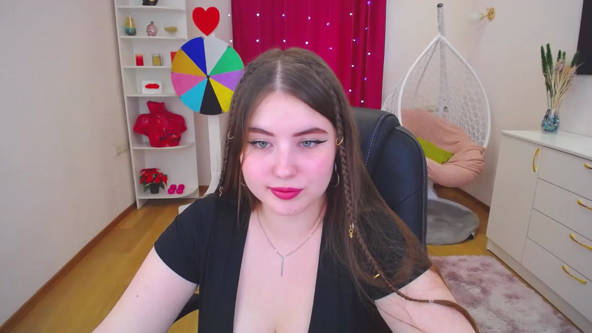 Gallery image thumbnail from AdmireMyEyes's myfreecams stream on, 07/18/2023, 15:43 image 5 of 20