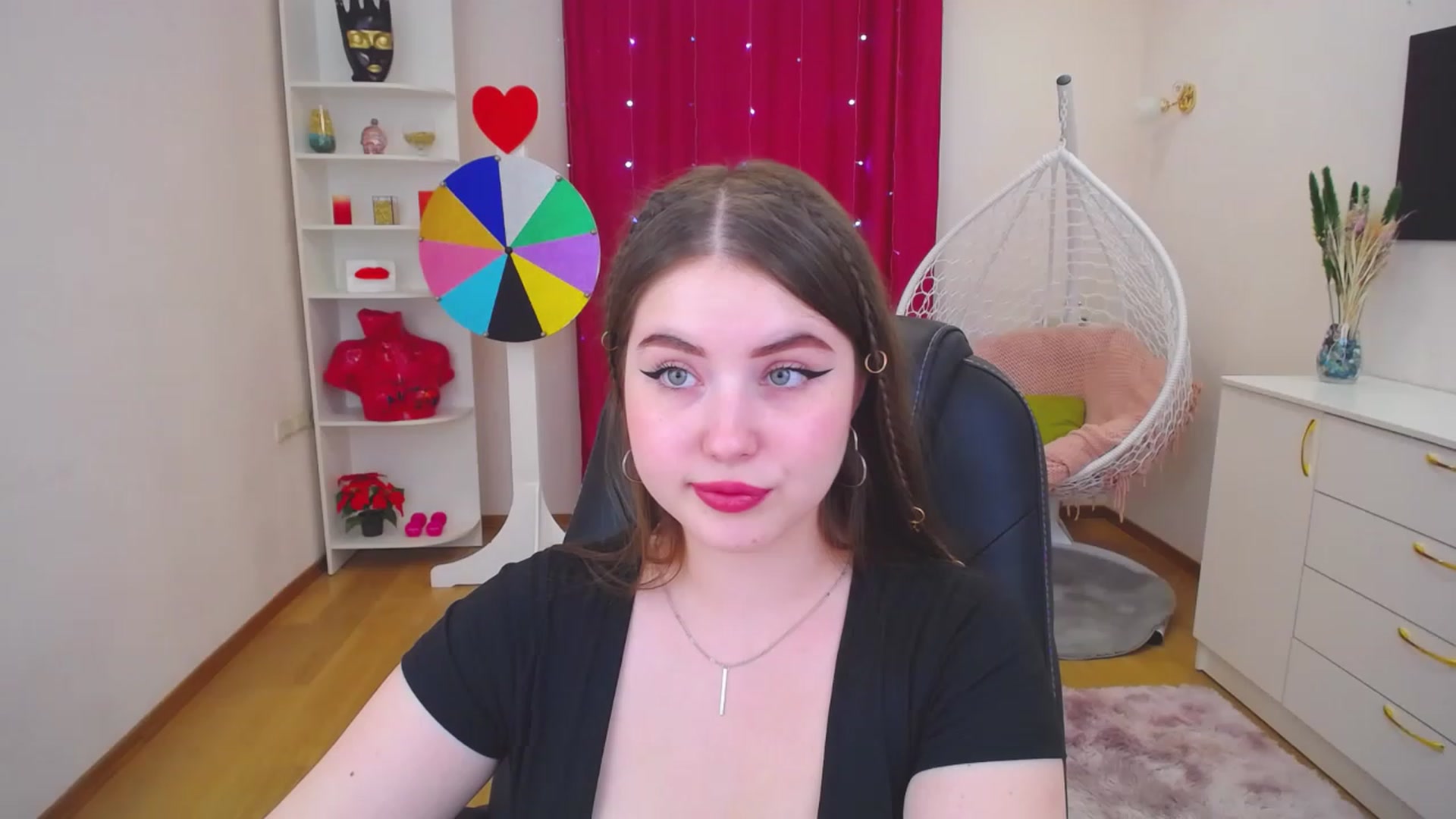 Gallery image thumbnail from AdmireMyEyes's myfreecams stream on, 07/18/2023, 16:56 image 12 of 20