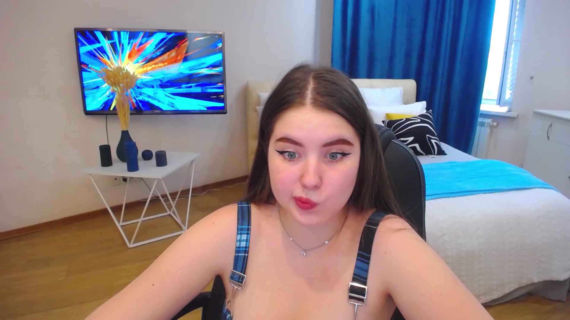 Gallery image thumbnail from AdmireMyEyes's myfreecams stream on, 07/21/2023, 09:50 image 7 of 20