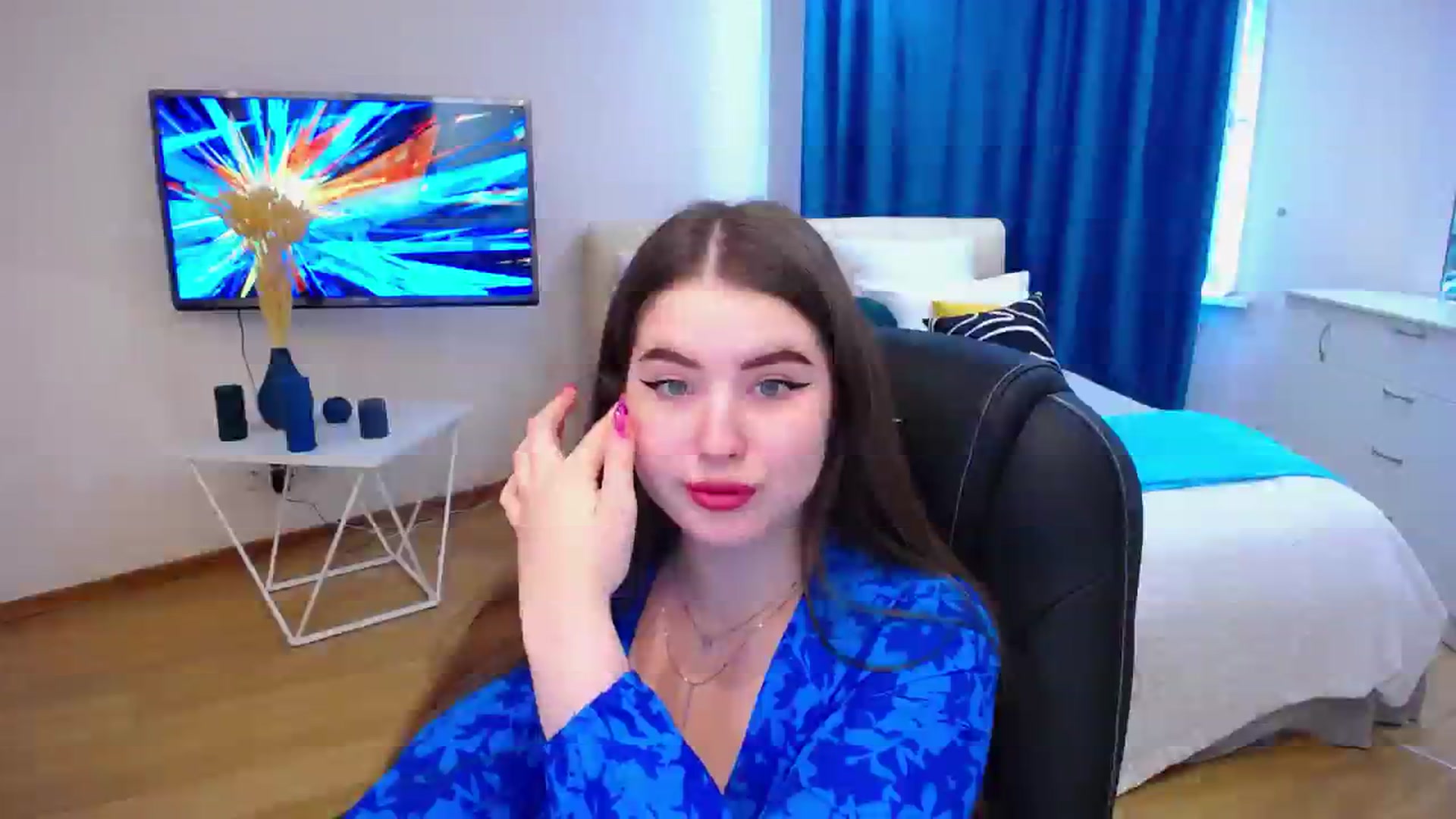 Gallery image thumbnail from AdmireMyEyes's myfreecams stream on, 07/23/2023, 09:47 image 18 of 20