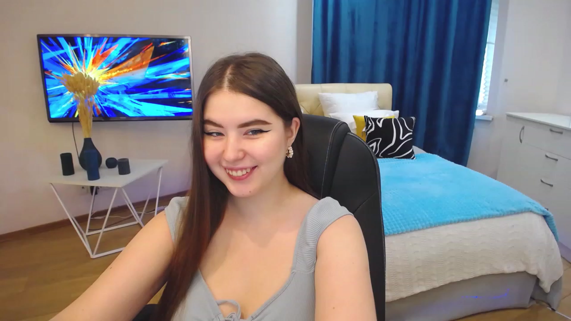 Gallery image thumbnail from AdmireMyEyes's myfreecams stream on, 07/30/2023, 03:53 image 15 of 20