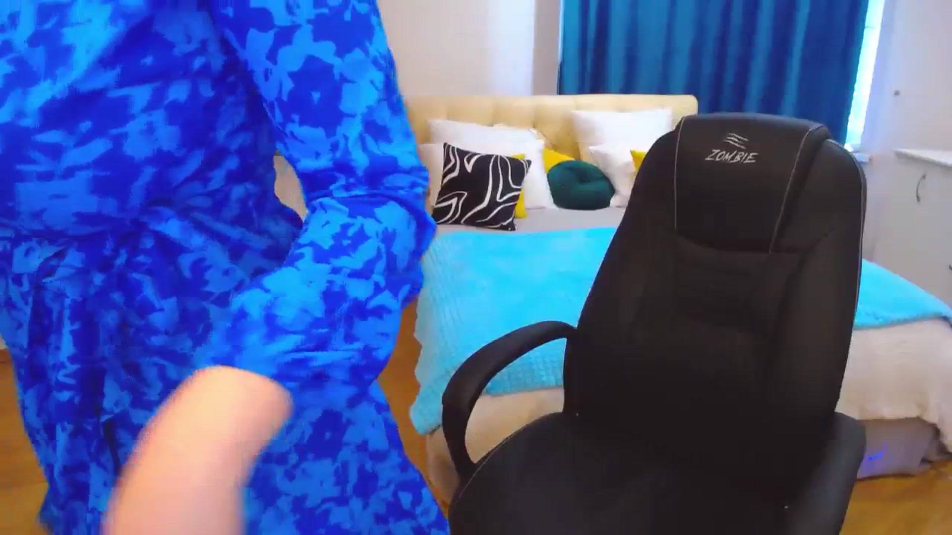 Gallery image thumbnail from AdmireMyEyes's myfreecams stream on, 07/31/2023, 09:08 image 2 of 20