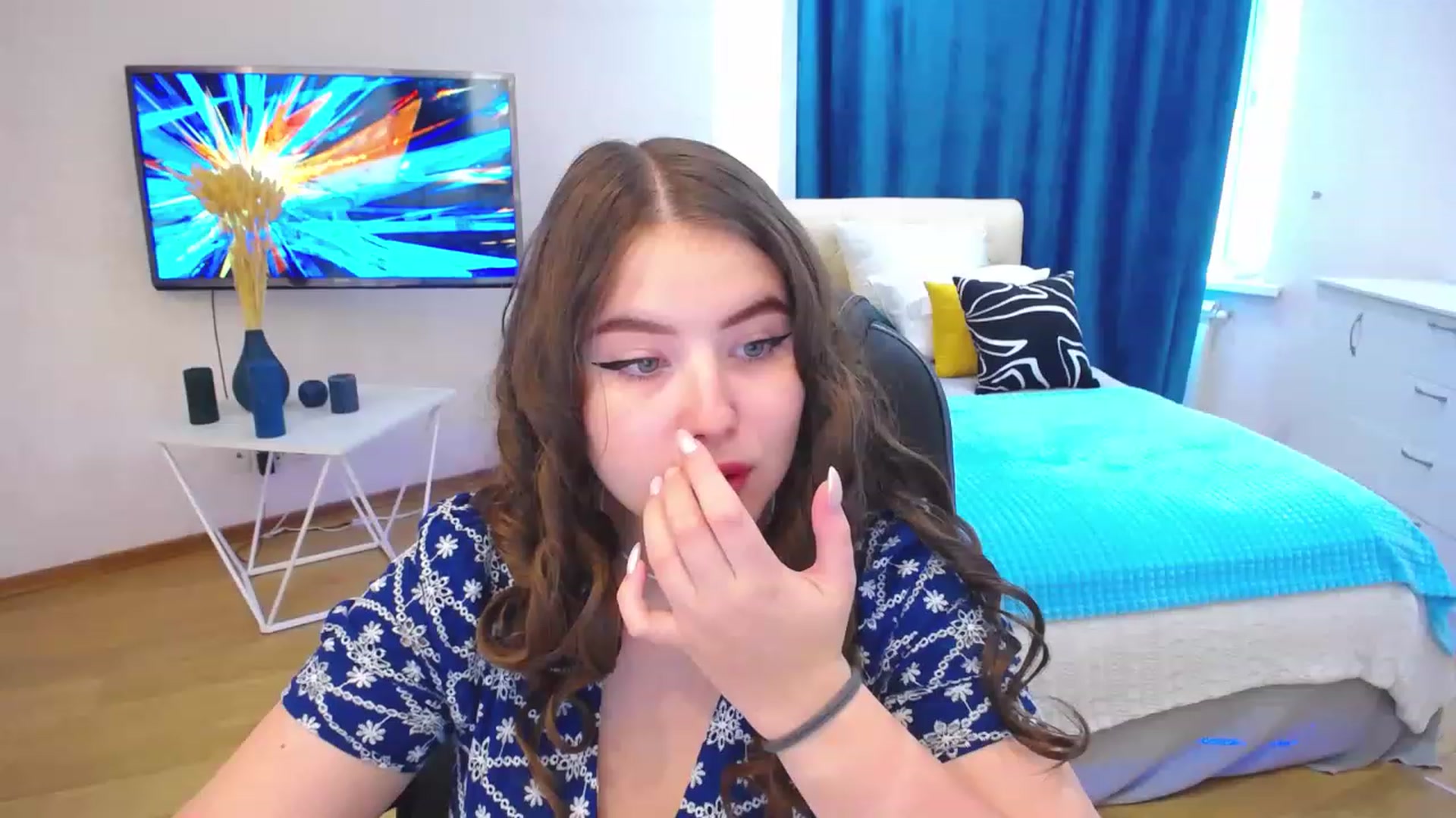 Gallery image thumbnail from AdmireMyEyes's myfreecams stream on, 08/23/2023, 10:55 image 18 of 20