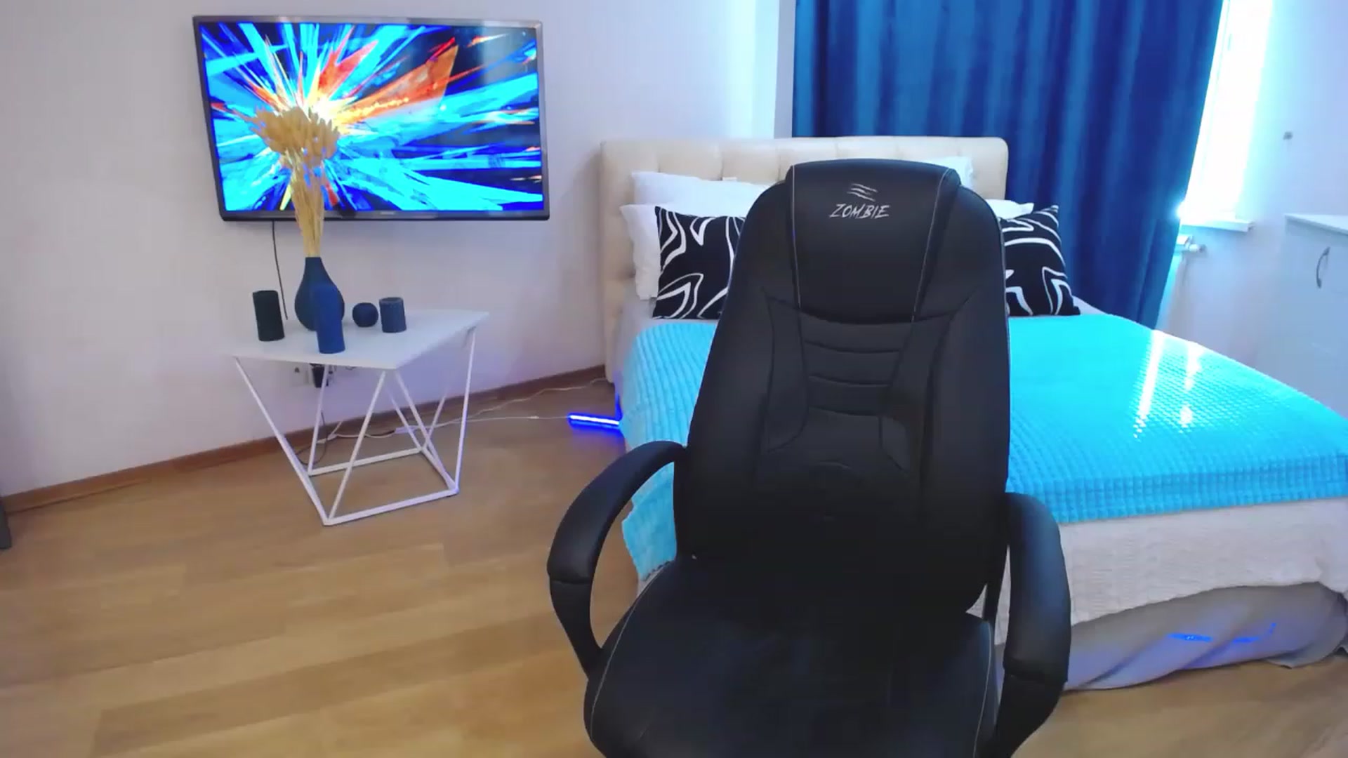 Gallery image thumbnail from AdmireMyEyes's myfreecams stream on, 08/23/2023, 14:47 image 17 of 20