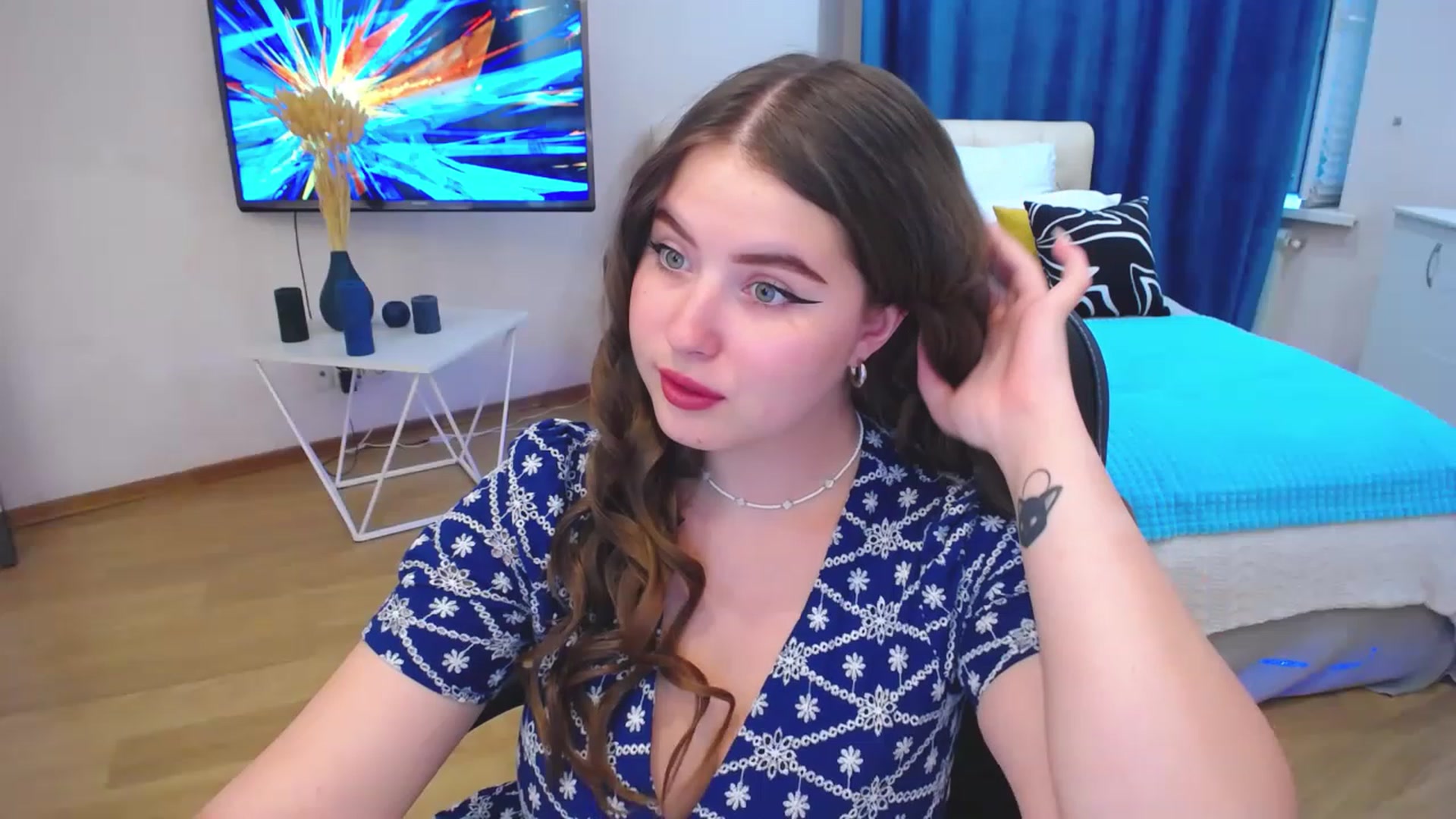 Gallery image thumbnail from AdmireMyEyes's myfreecams stream on, 08/23/2023, 16:03 image 14 of 20