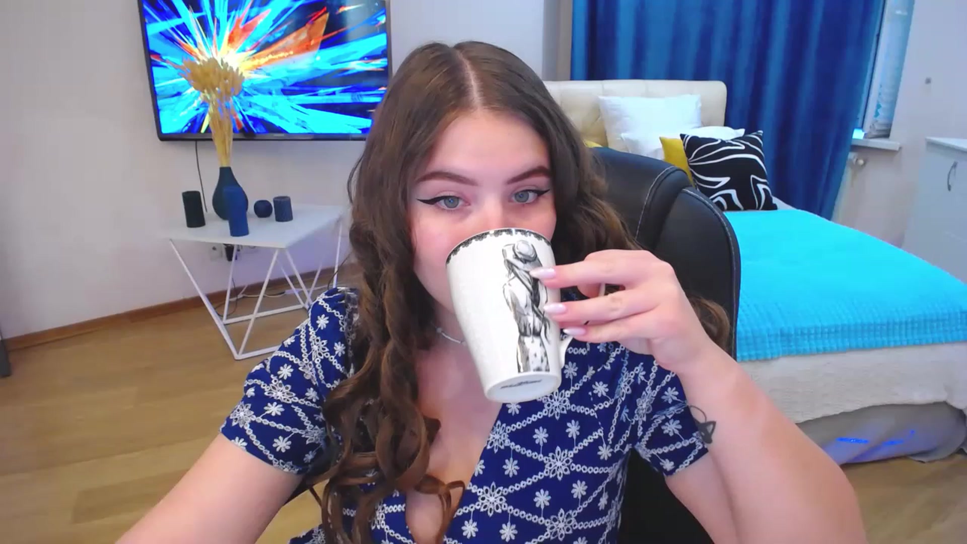 Gallery image thumbnail from AdmireMyEyes's myfreecams stream on, 08/23/2023, 16:03 image 15 of 20