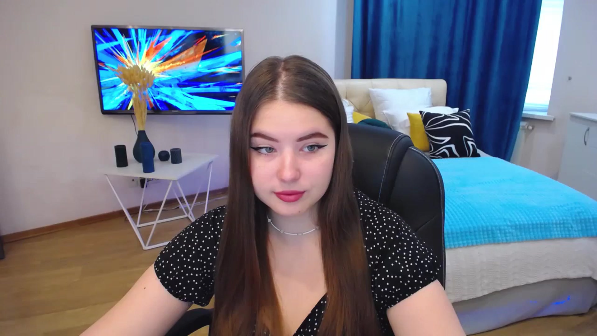Gallery image thumbnail from AdmireMyEyes's myfreecams stream on, 08/27/2023, 03:44 image 5 of 20