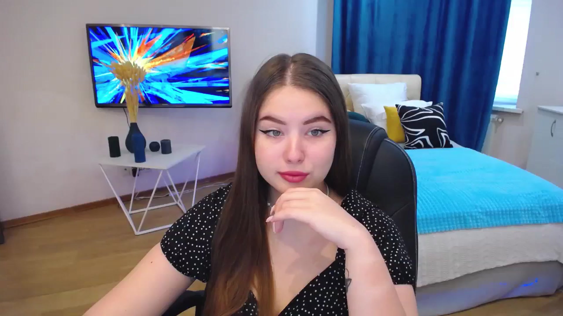 Gallery image thumbnail from AdmireMyEyes's myfreecams stream on, 08/27/2023, 03:44 image 10 of 20