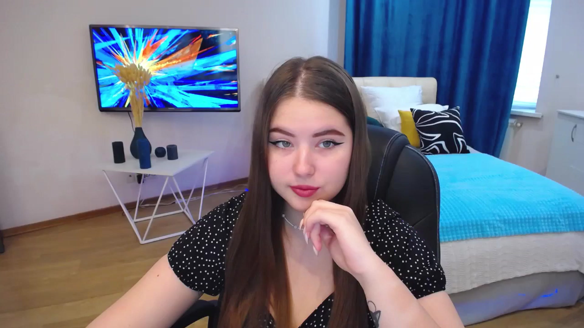 Gallery image thumbnail from AdmireMyEyes's myfreecams stream on, 08/27/2023, 03:44 image 9 of 20
