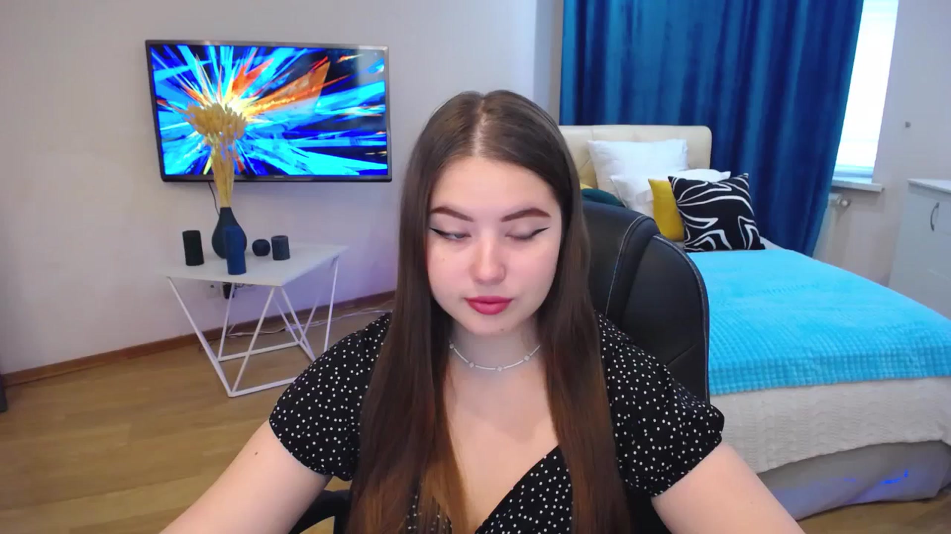 Gallery image thumbnail from AdmireMyEyes's myfreecams stream on, 08/27/2023, 03:44 image 3 of 20
