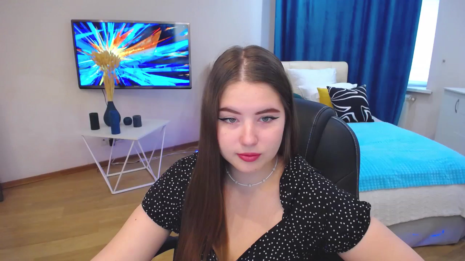 Gallery image thumbnail from AdmireMyEyes's myfreecams stream on, 08/27/2023, 03:44 image 18 of 20