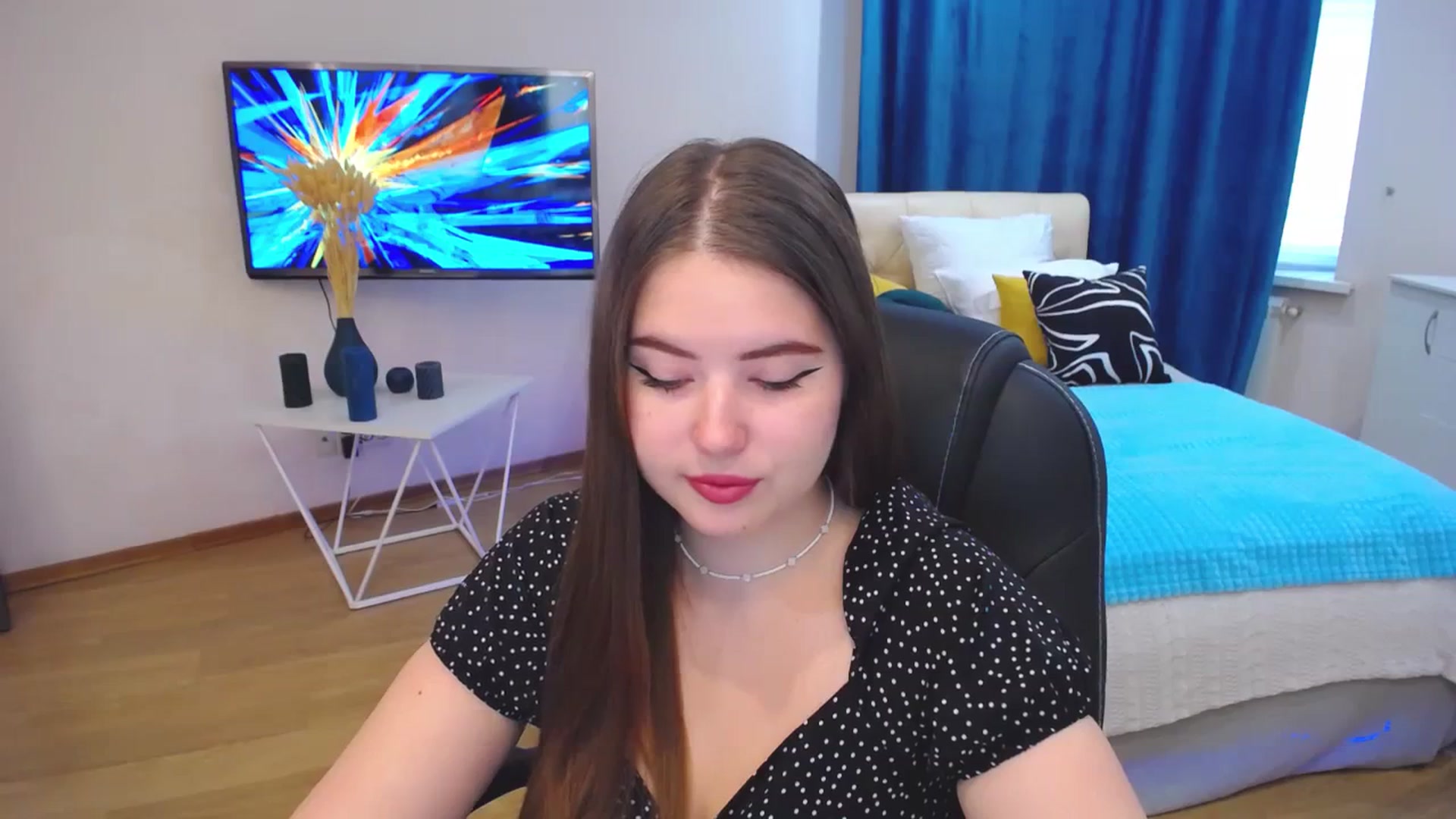 Gallery image thumbnail from AdmireMyEyes's myfreecams stream on, 08/27/2023, 03:44 image 12 of 20