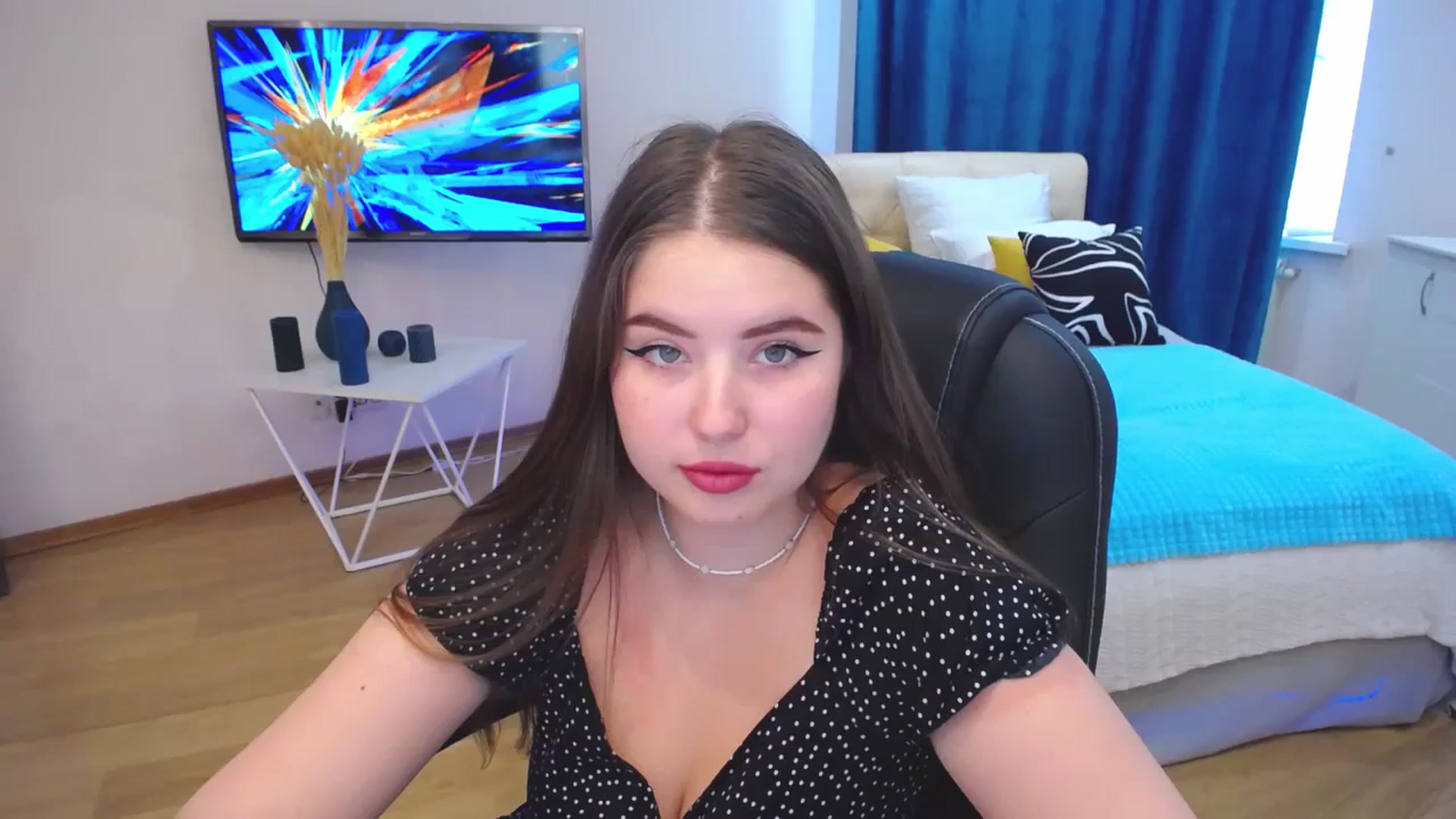 Gallery image thumbnail from AdmireMyEyes's myfreecams stream on, 08/27/2023, 09:07 image 19 of 20